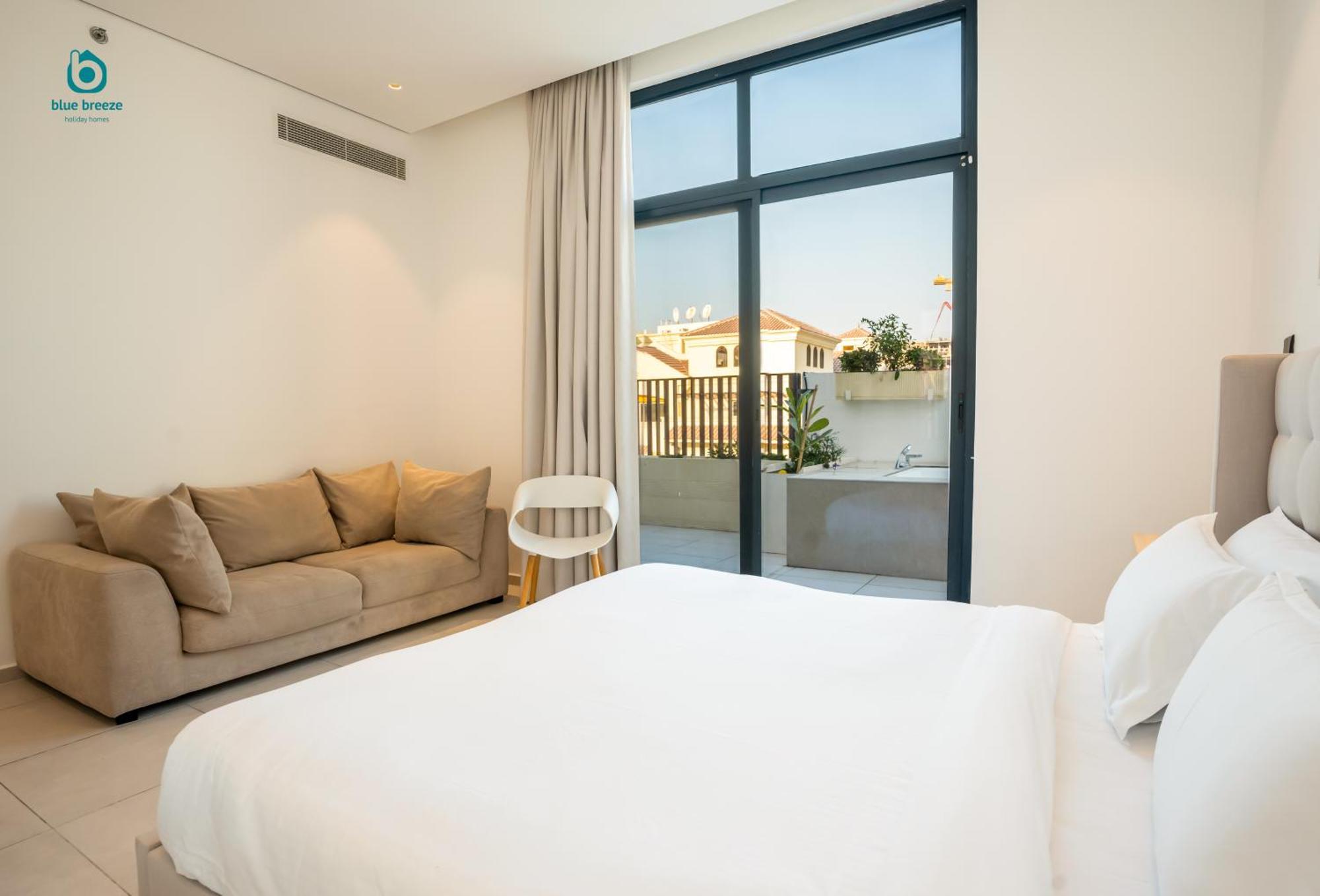 Blue Breeze - Elegant 1br With Private Jacuzzi & Terrace In Jvc * Dubai