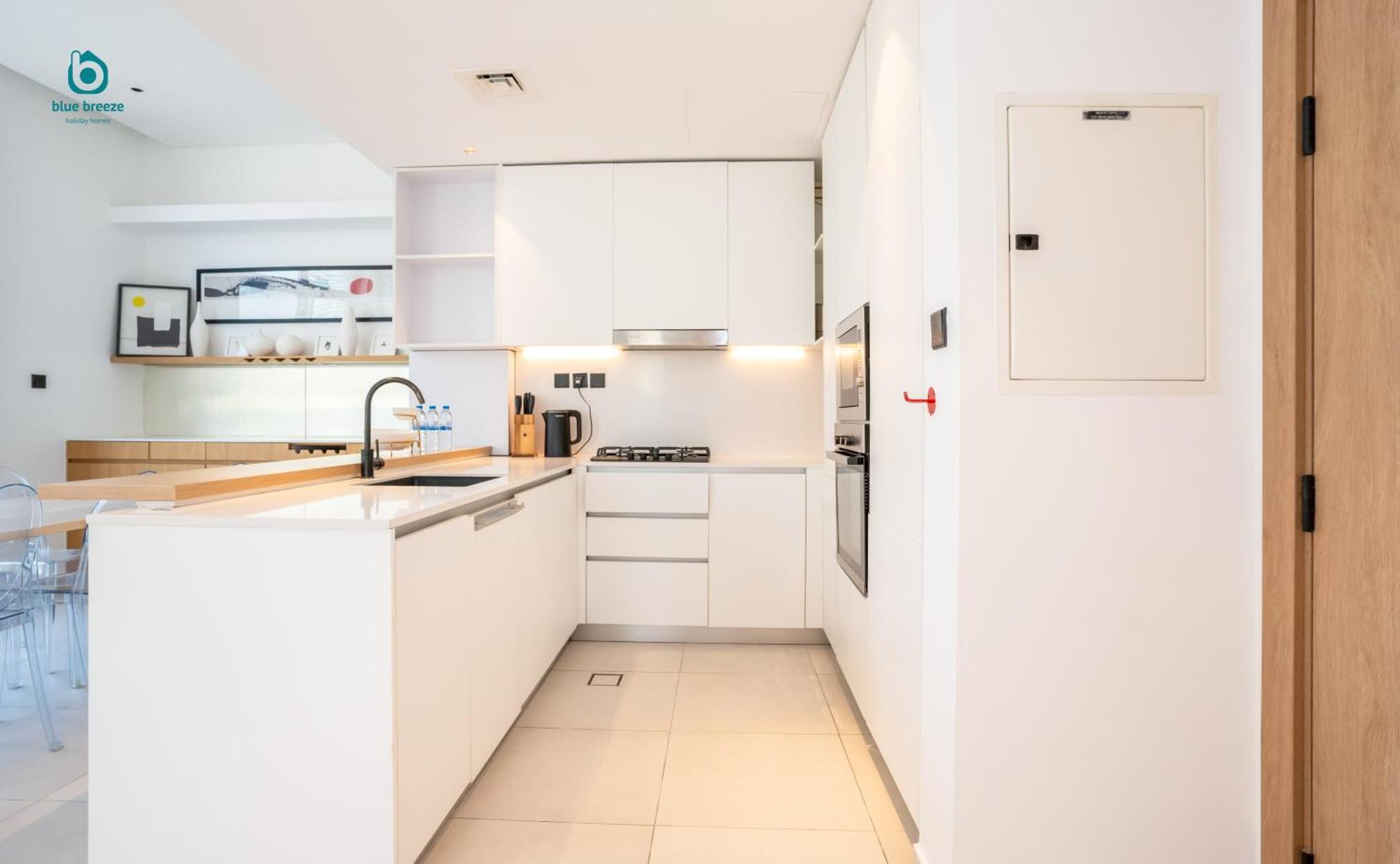 Apartment Blue Breeze - Elegant 1br With Private Jacuzzi & Terrace In Jvc Dubai