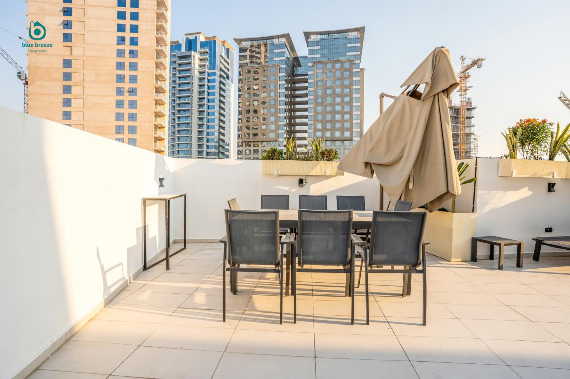 Blue Breeze - Elegant 1br With Private Jacuzzi & Terrace In Jvc * Dubai