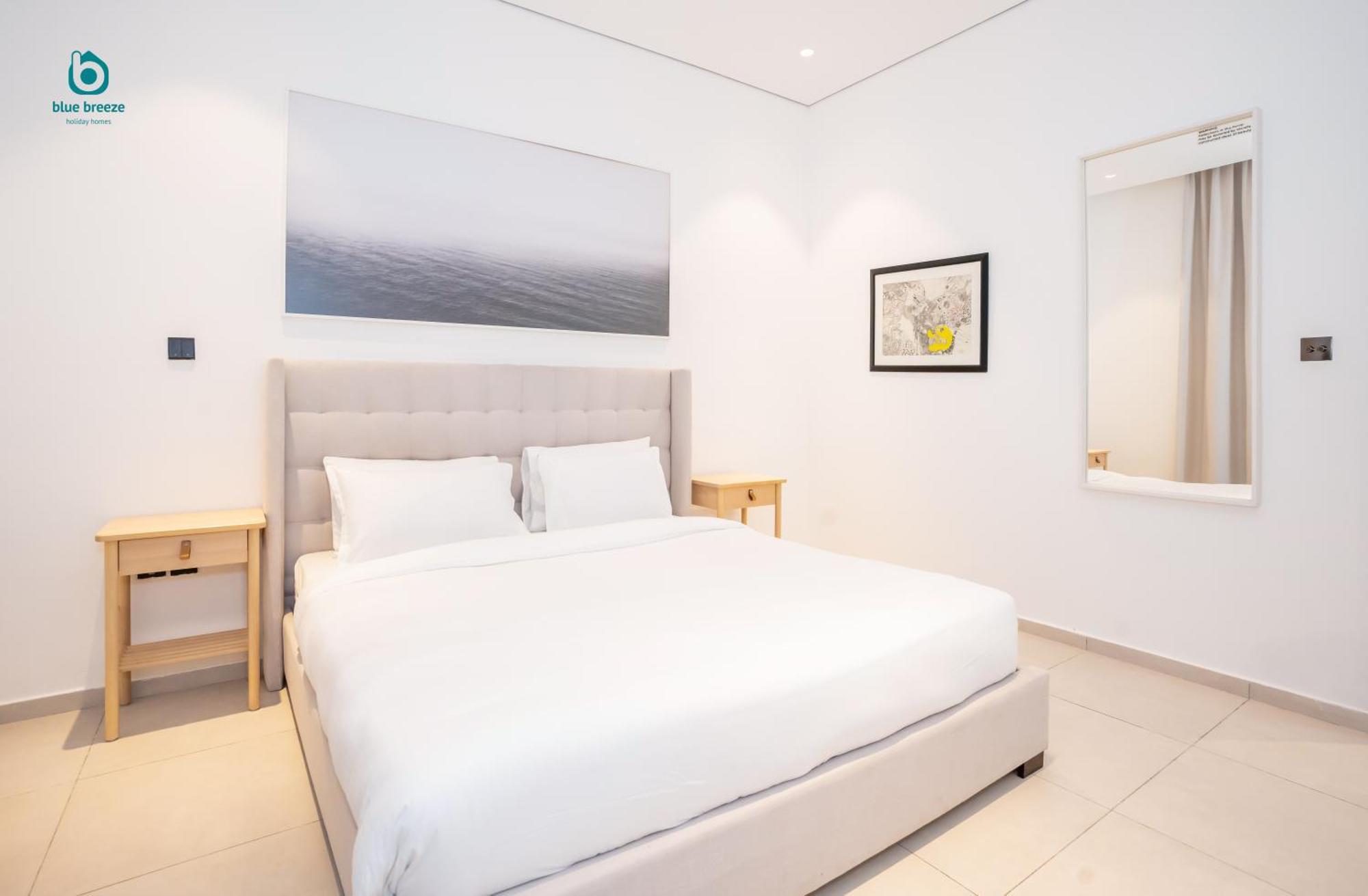 Apartment Blue Breeze - Elegant 1br With Private Jacuzzi & Terrace In Jvc Dubai
