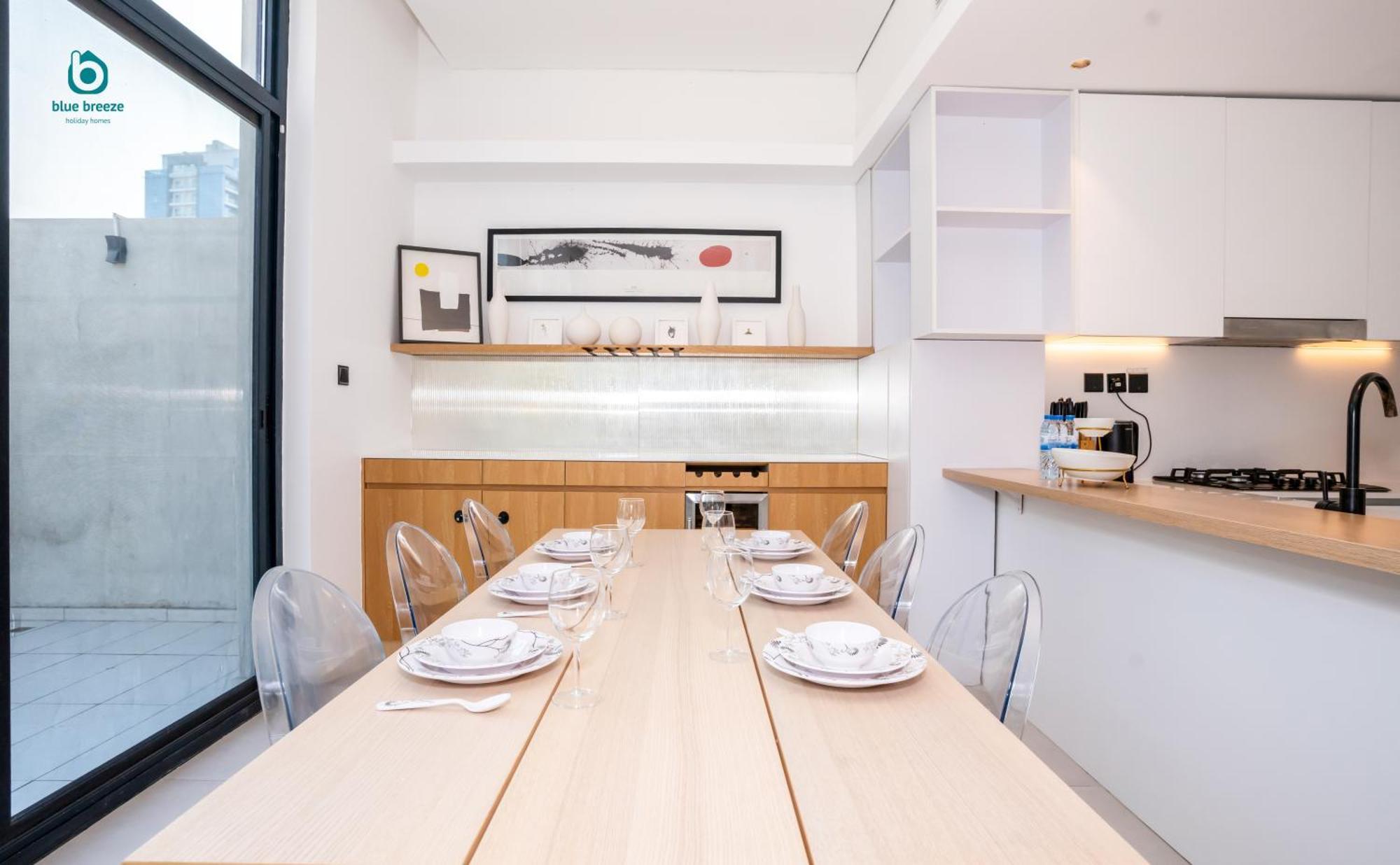 Blue Breeze - Elegant 1br With Private Jacuzzi & Terrace In Jvc Daire *