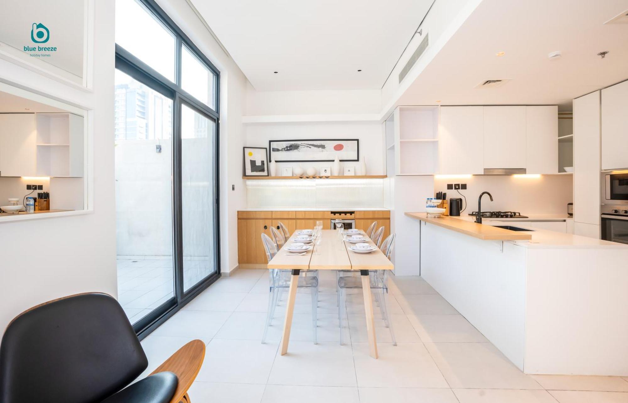 Blue Breeze - Elegant 1br With Private Jacuzzi & Terrace In Jvc * Dubai