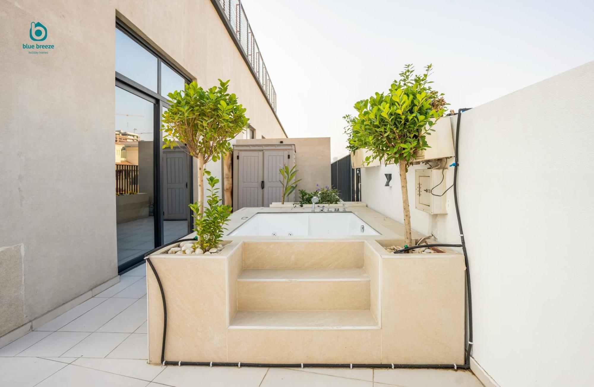 Apartment Blue Breeze - Elegant 1br With Private Jacuzzi & Terrace In Jvc Dubai
