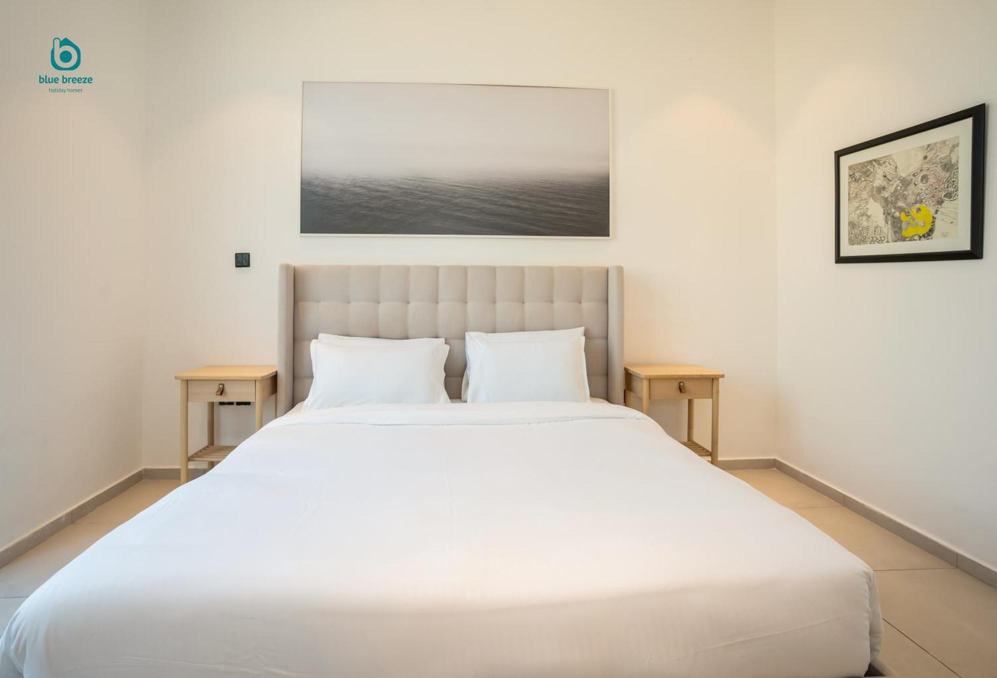 Blue Breeze - Elegant 1br With Private Jacuzzi & Terrace In Jvc Apartment