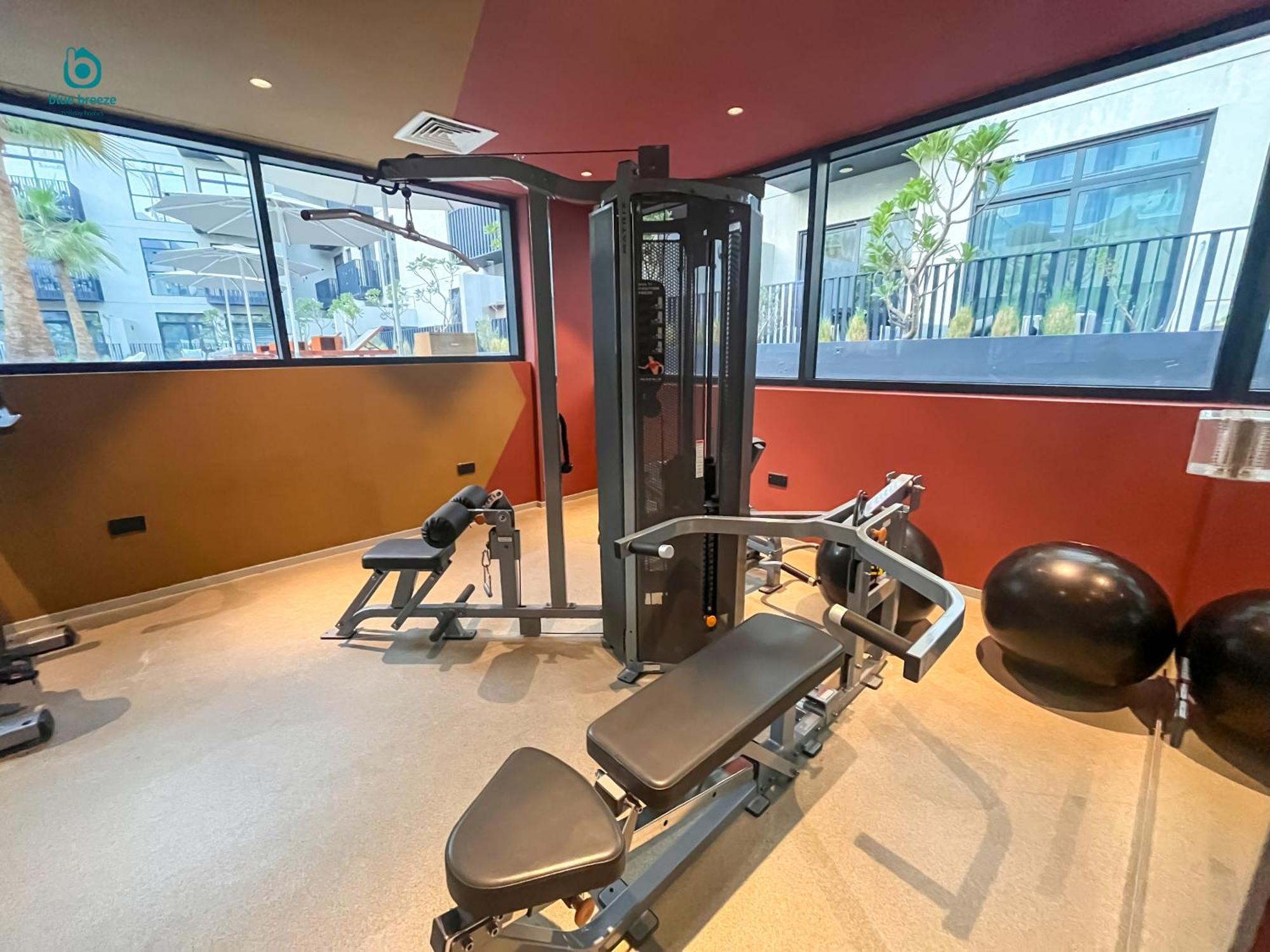 Blue Breeze - Elegant 1br With Private Jacuzzi & Terrace In Jvc Apartment *