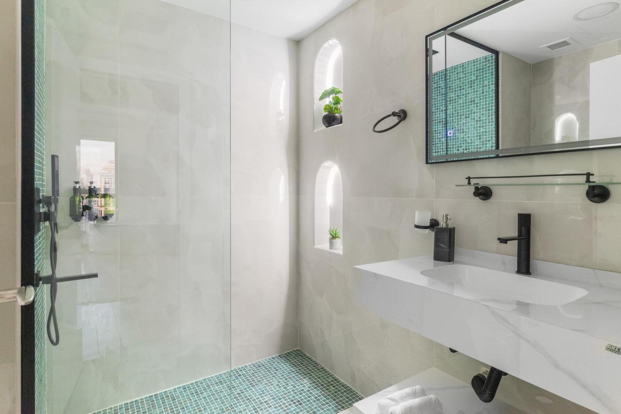Apartment 2br Marina View - Access - Sleeps 8 In Jbr