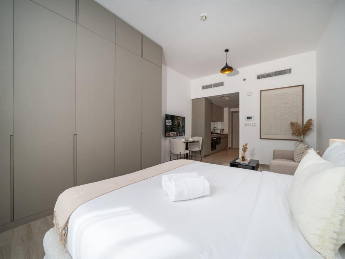 Stylish Eaton Place In Jvc * Dubai