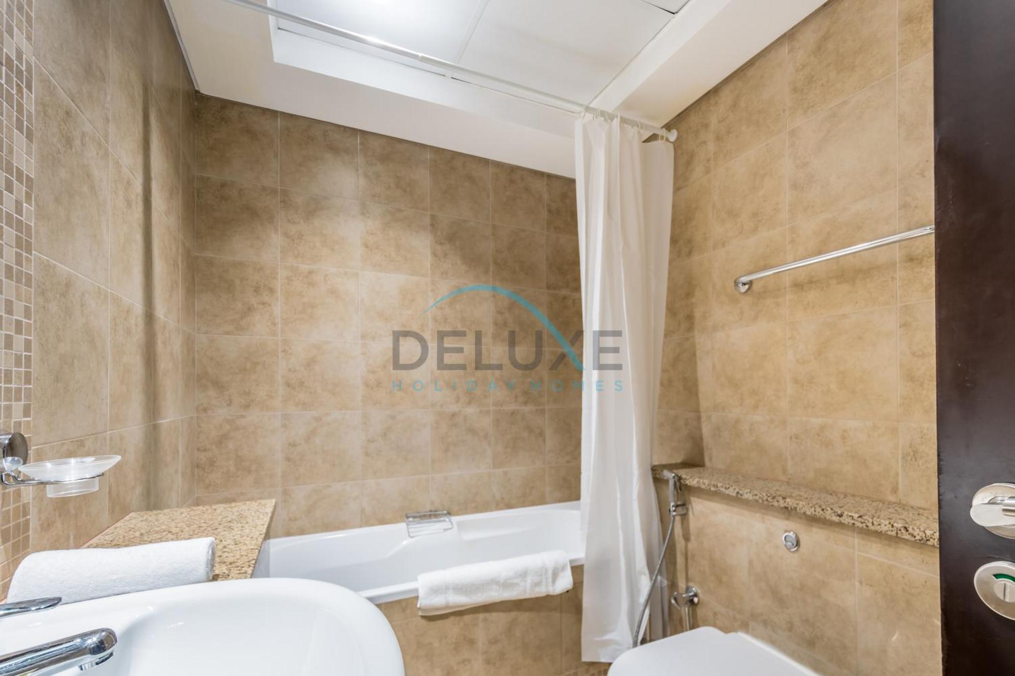 Limited Offer Book Now For A Great Rate & Comfort By Deluxe Homes Apartment *
