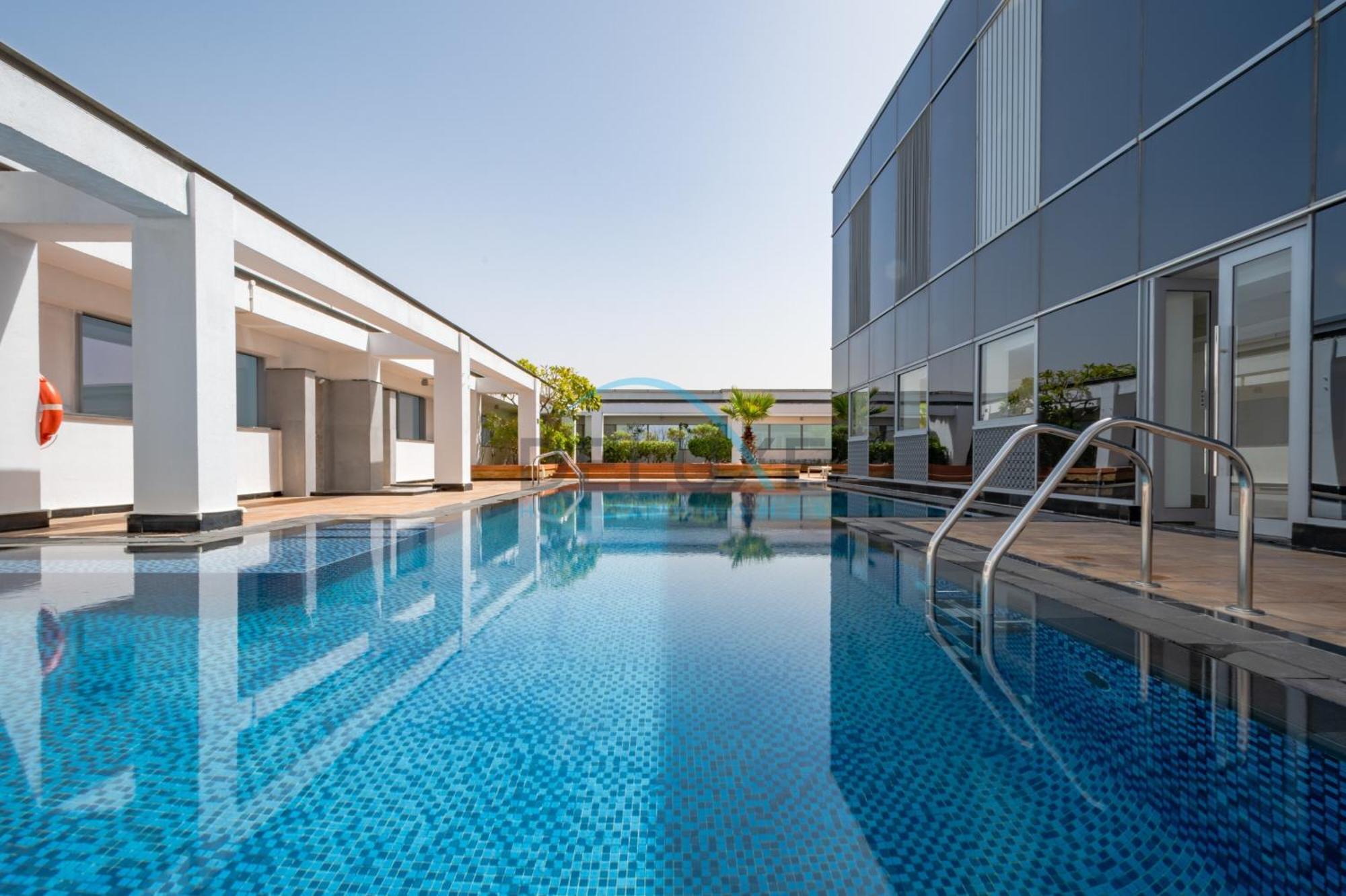 Limited Offer Book Now For A Great Rate & Comfort By Deluxe Homes Apartment