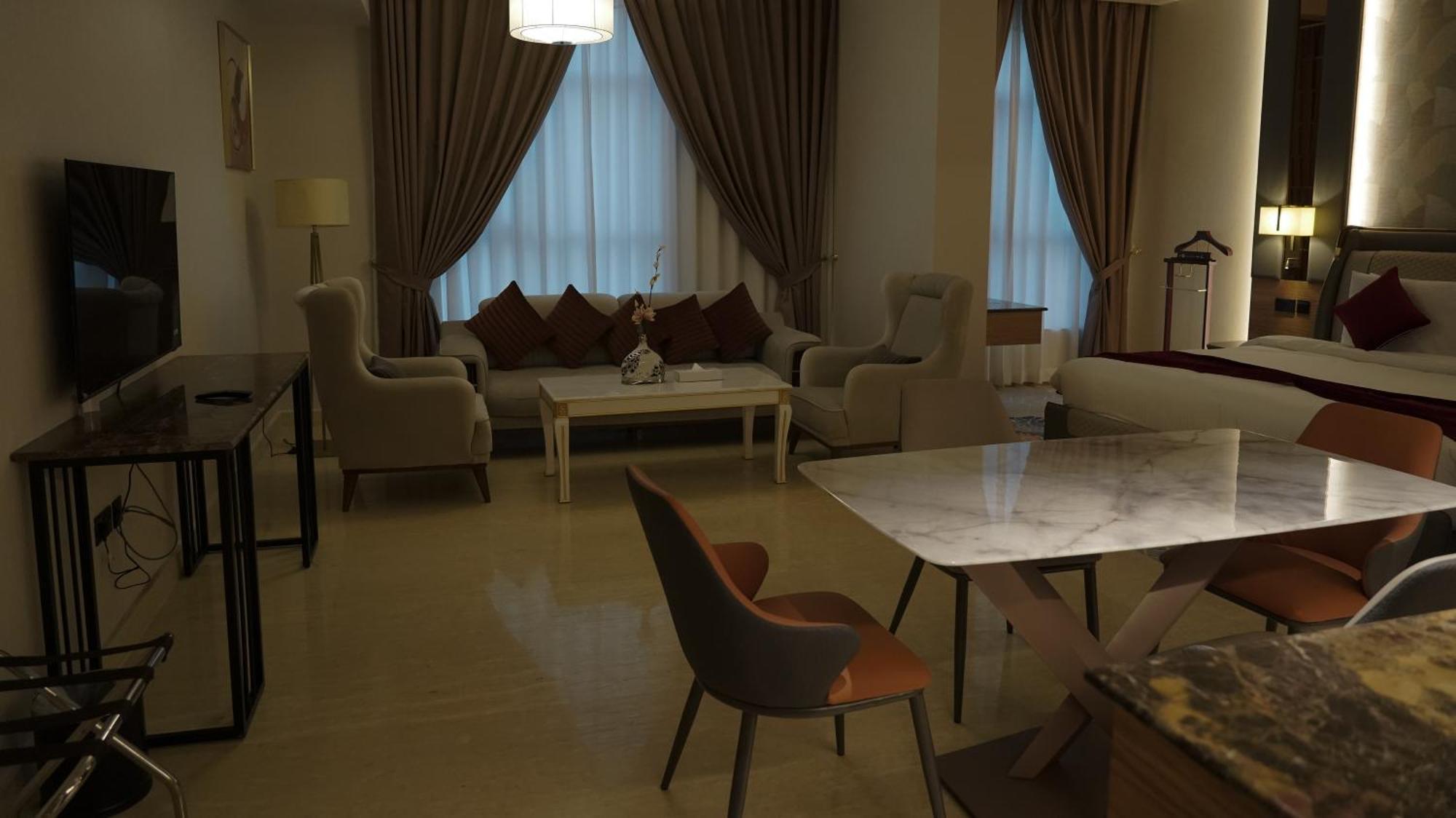 La Zona Continental Hotel