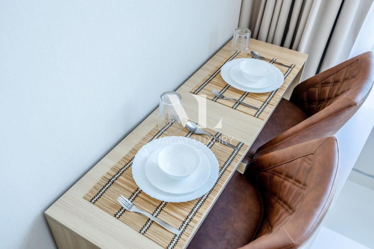 Center Gem With A View Apartment Dubai