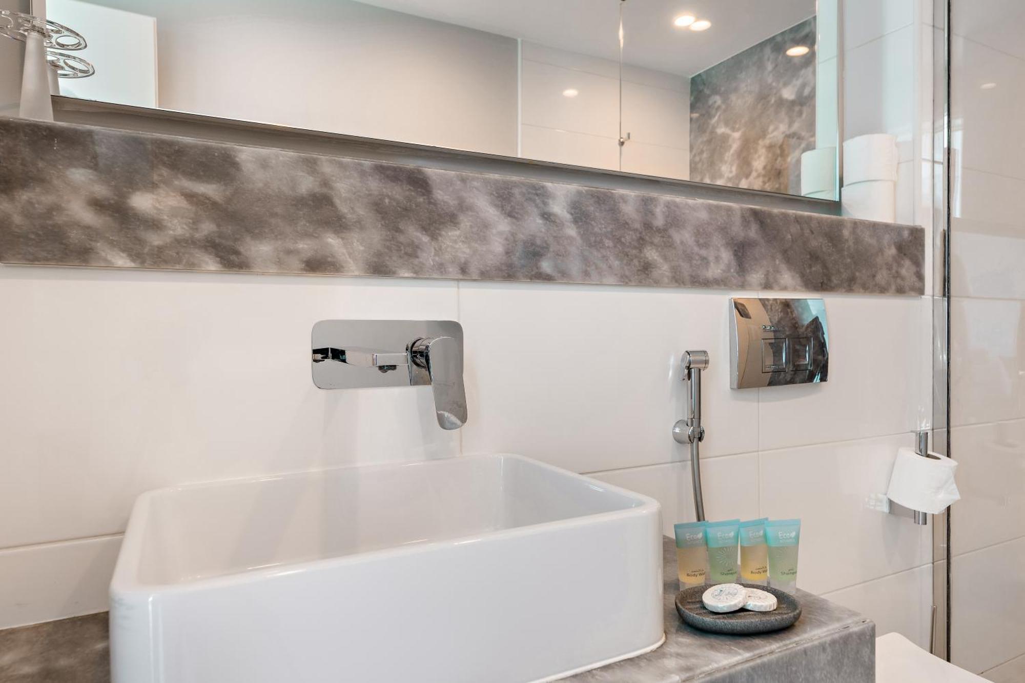 The Pad 1br W Pool & Gym Apartment