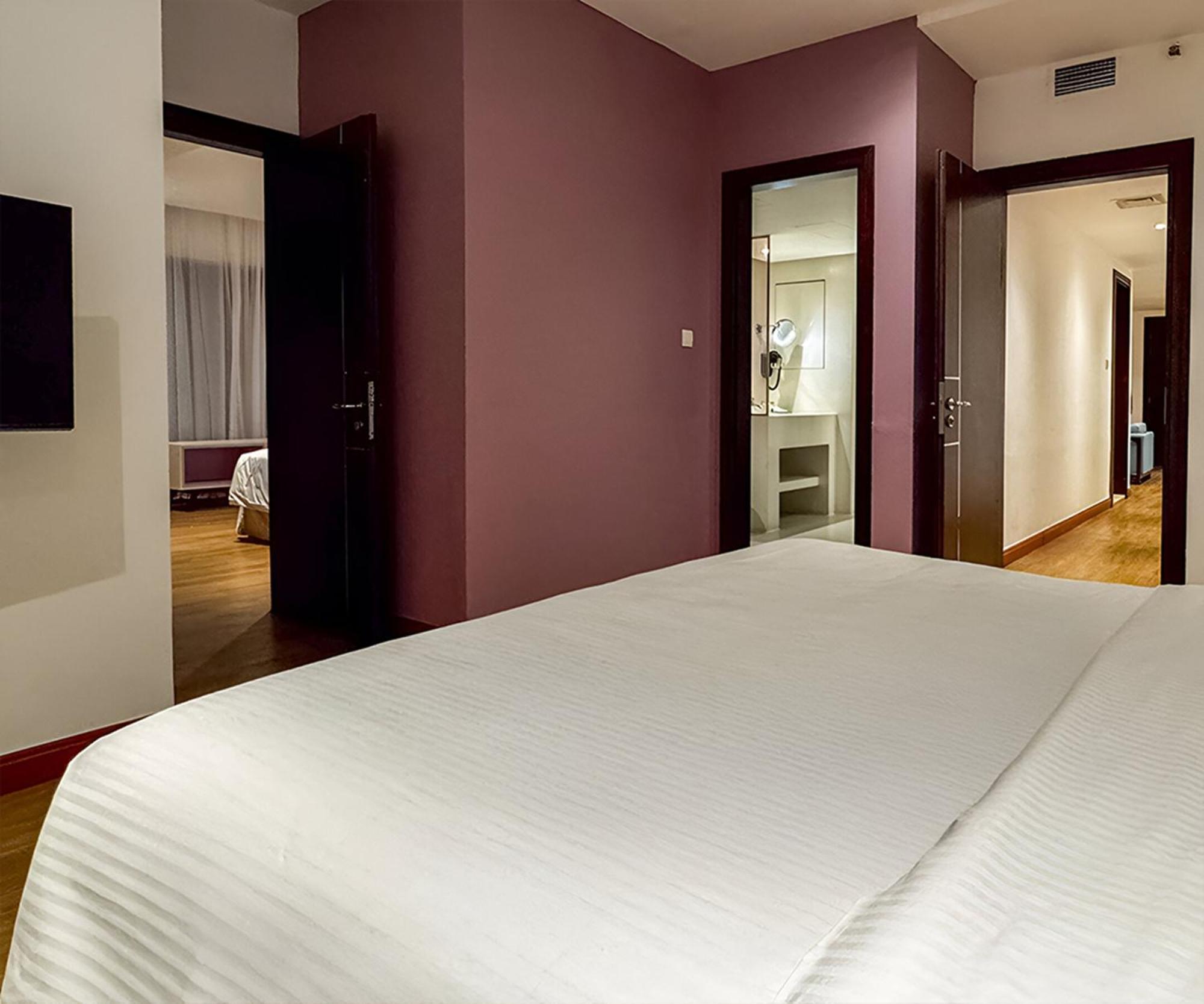 Ramada Hotel, And By Wyndham Jbr 4*