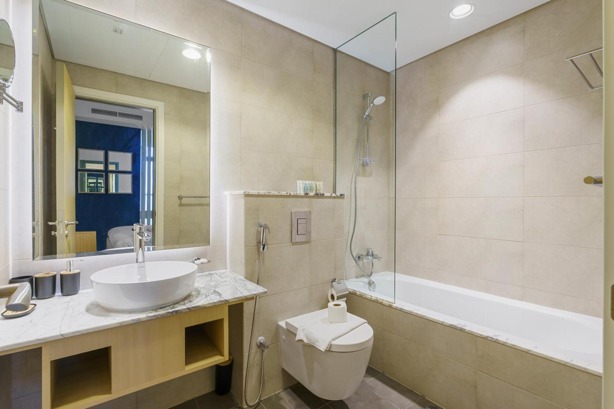 Luxury 3 Bedroom Near Burj Khalifa 43rd Floor *