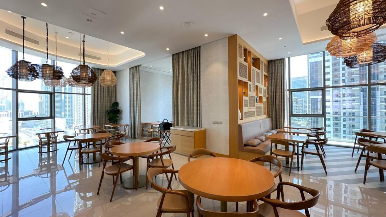 Luxury 3 Bedroom Near Burj Khalifa 43rd Floor Apartment *