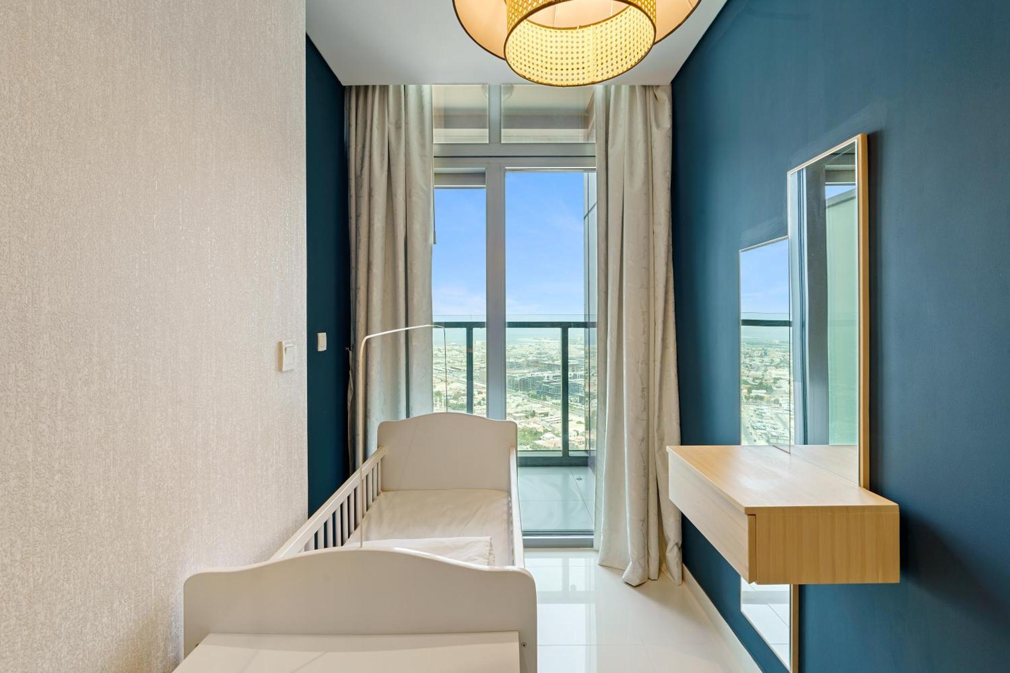 Luxury 3 Bedroom Near Burj Khalifa 43rd Floor *