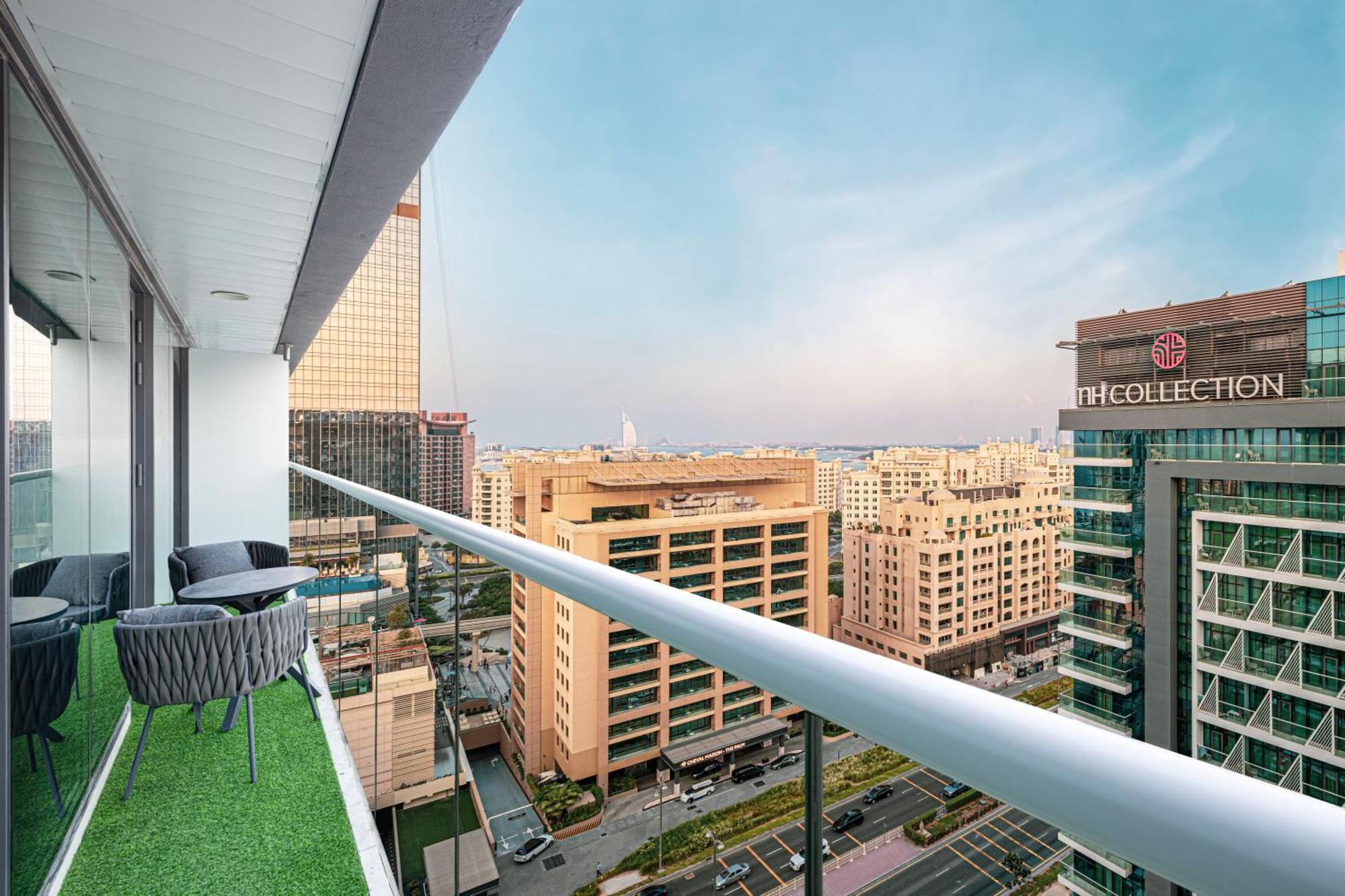 Palm Jumeirah - Private & Free Infinity Pool Apartment *