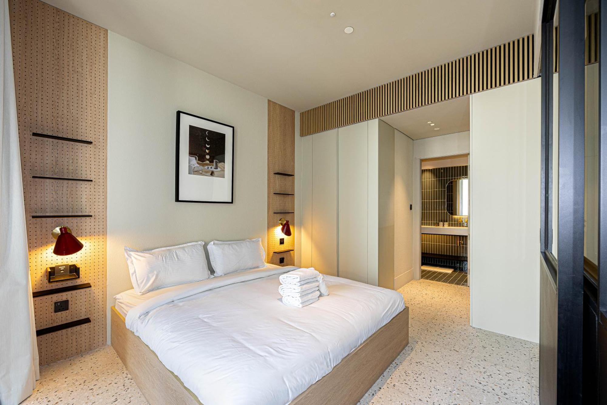 Luxury 1br With Pool And Gym At Upside Living Business Bay * Dubai