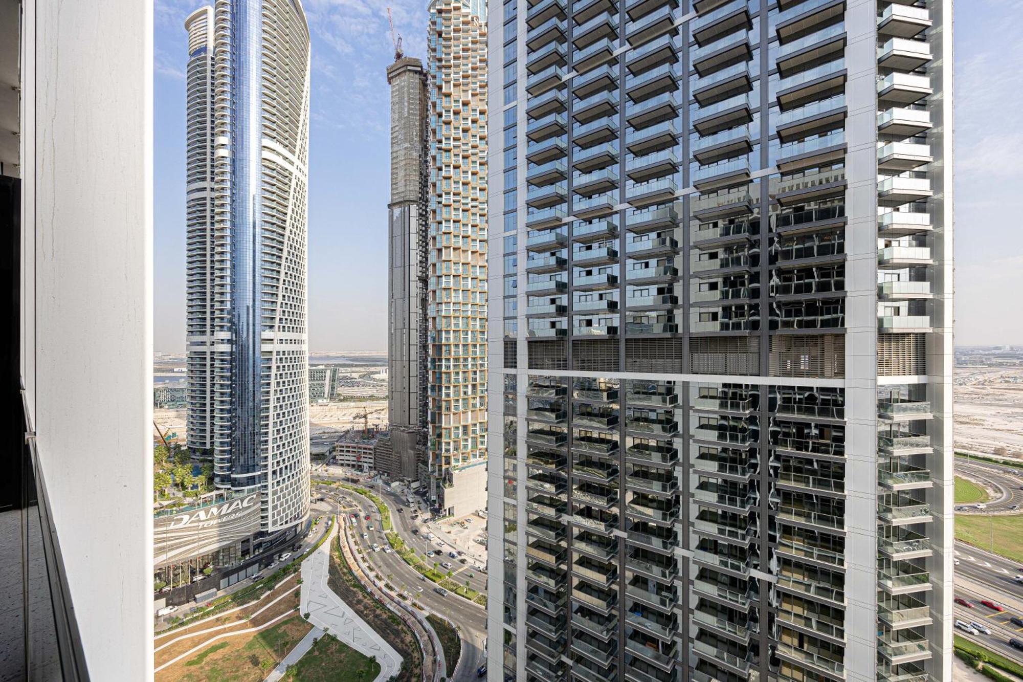 Luxury 1br With Pool And Gym At Upside Living Business Bay * Dubai