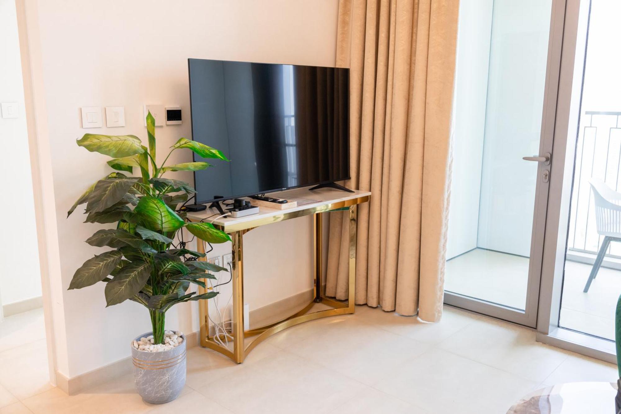 Daire Ina Homes - 1bhk Downtown Views Direct Access To Mall *