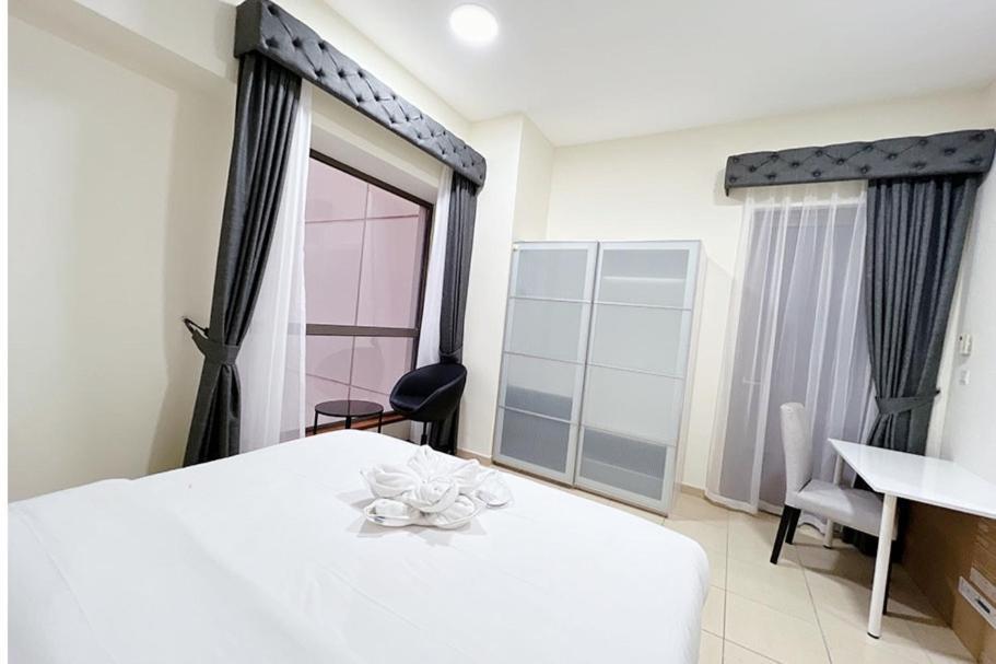 Private In Coliving In Jbr Sadaf 8 Homestay Dubai