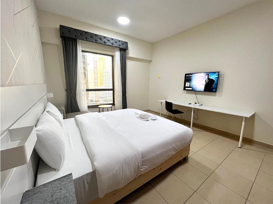 Private In Coliving In Jbr Sadaf 8 Homestay Dubai