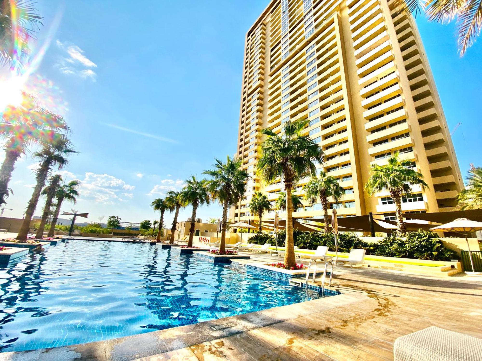 Floor Luxurious In Jvc, Near Marina *