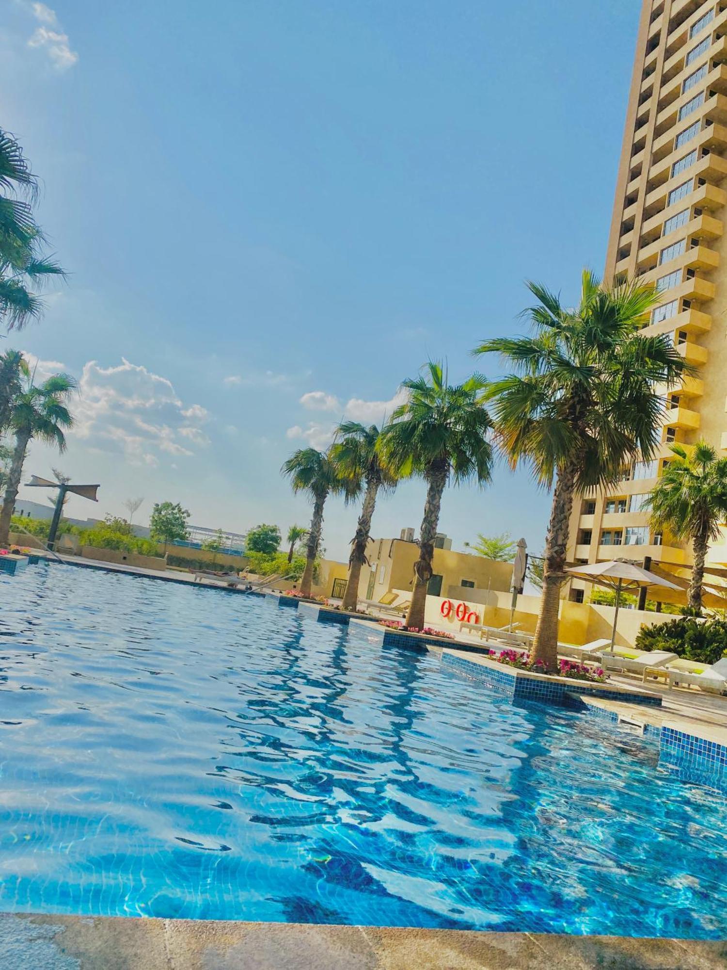 Floor Luxurious In Jvc, Near Marina