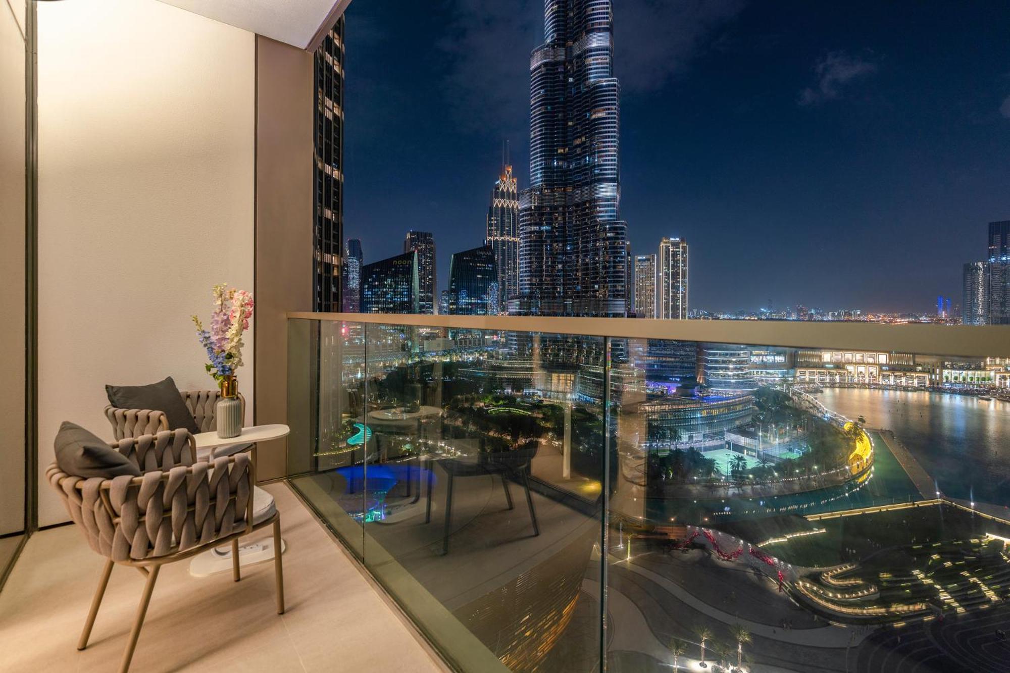 Skyline Majesty - Luxury Living With Full Burj Khalifa & Fountain Views - 1703 Apartment
