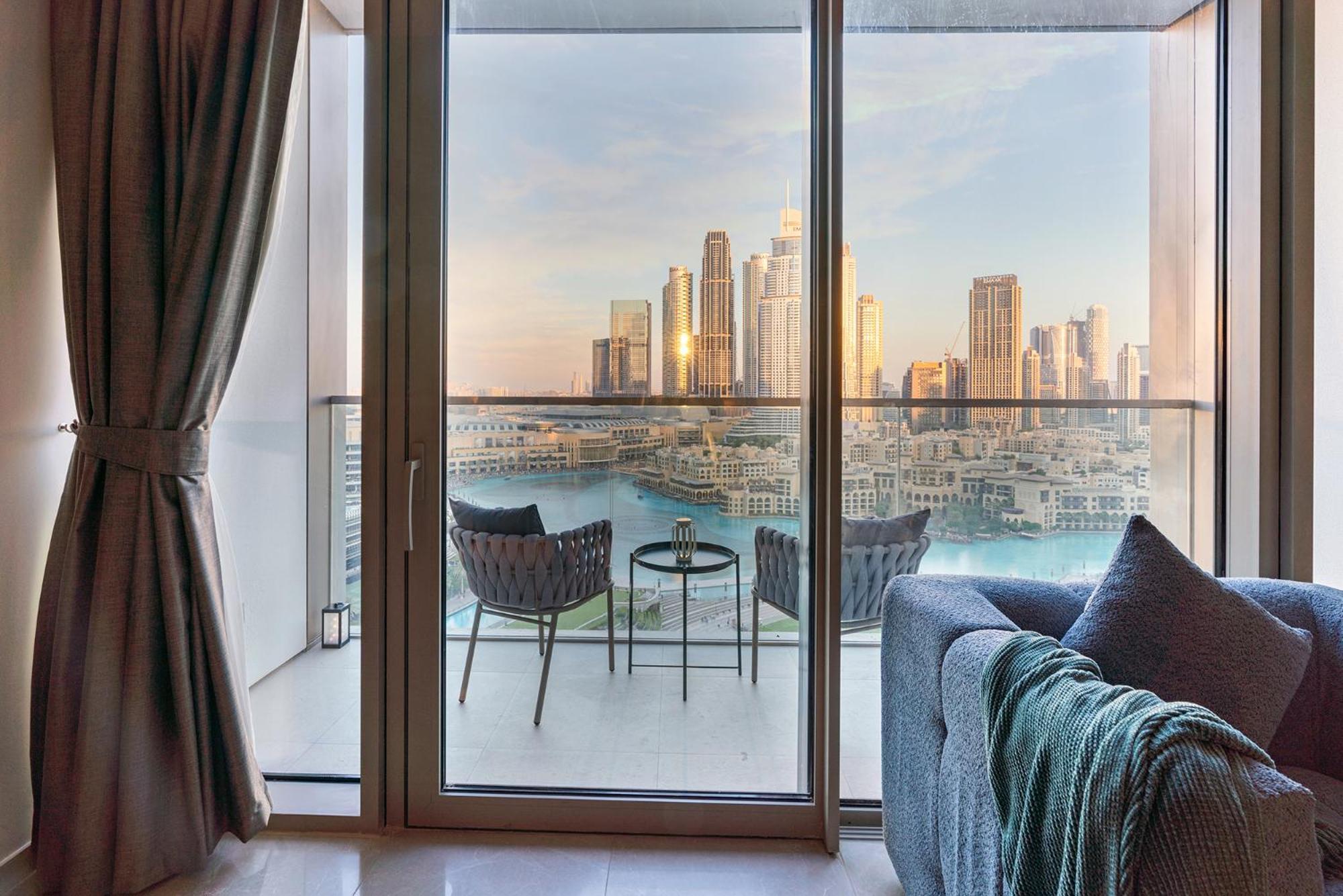 Skyline Majesty - Luxury Living With Full Burj Khalifa & Fountain Views - 1703 Apartment *