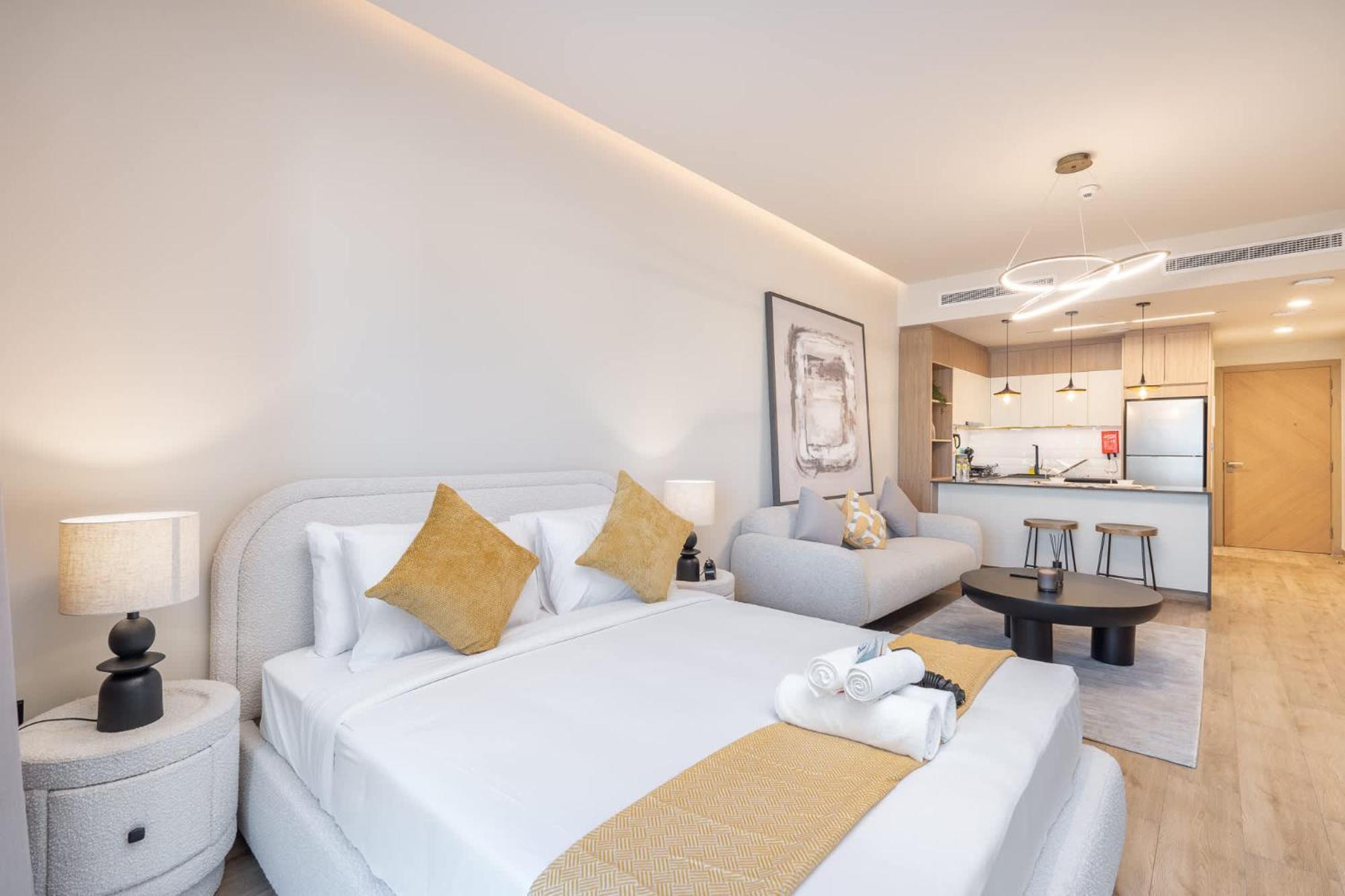 Bright & Airy Perfect For 2 In Jvc Apartment