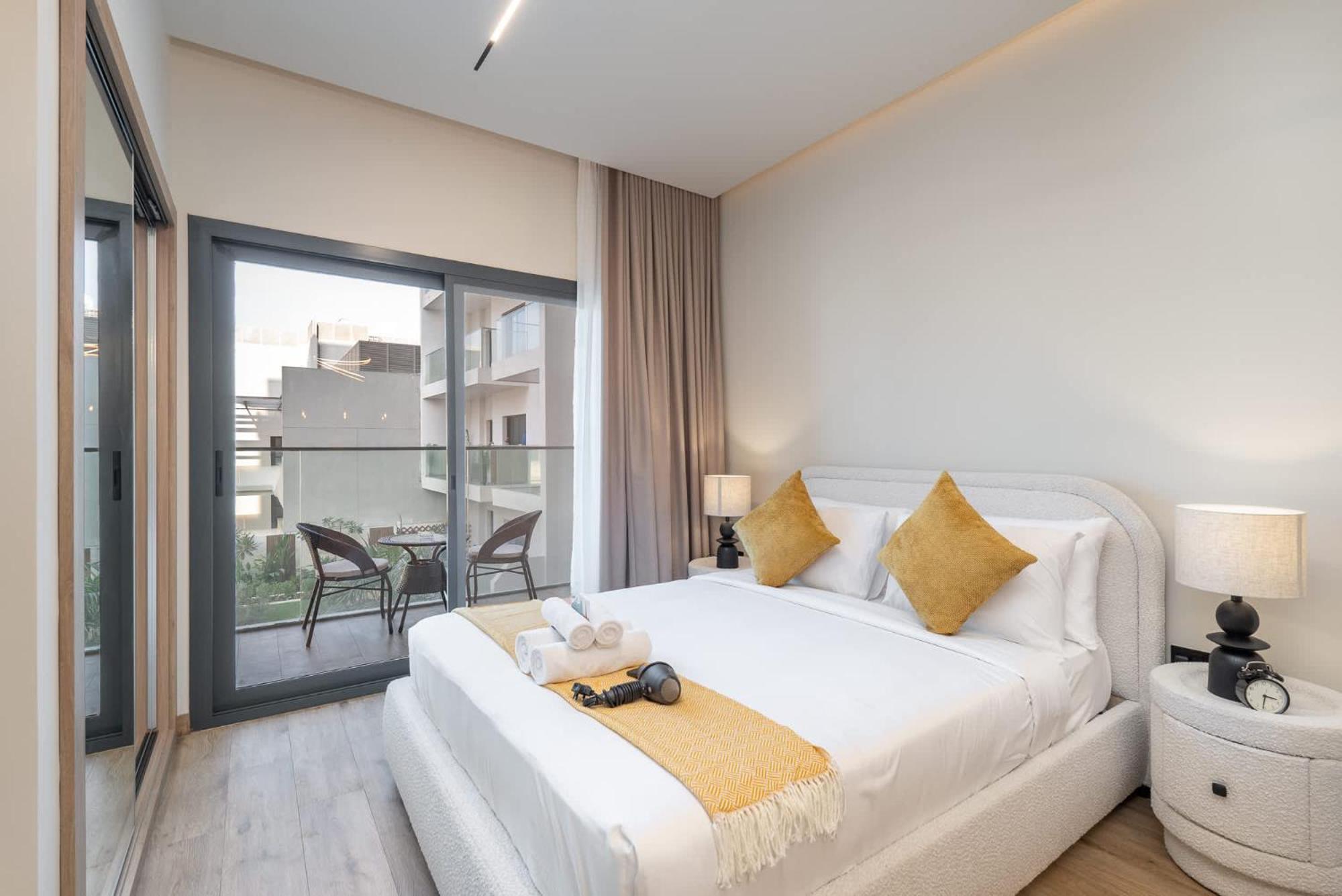 Bright & Airy Perfect For 2 In Jvc
