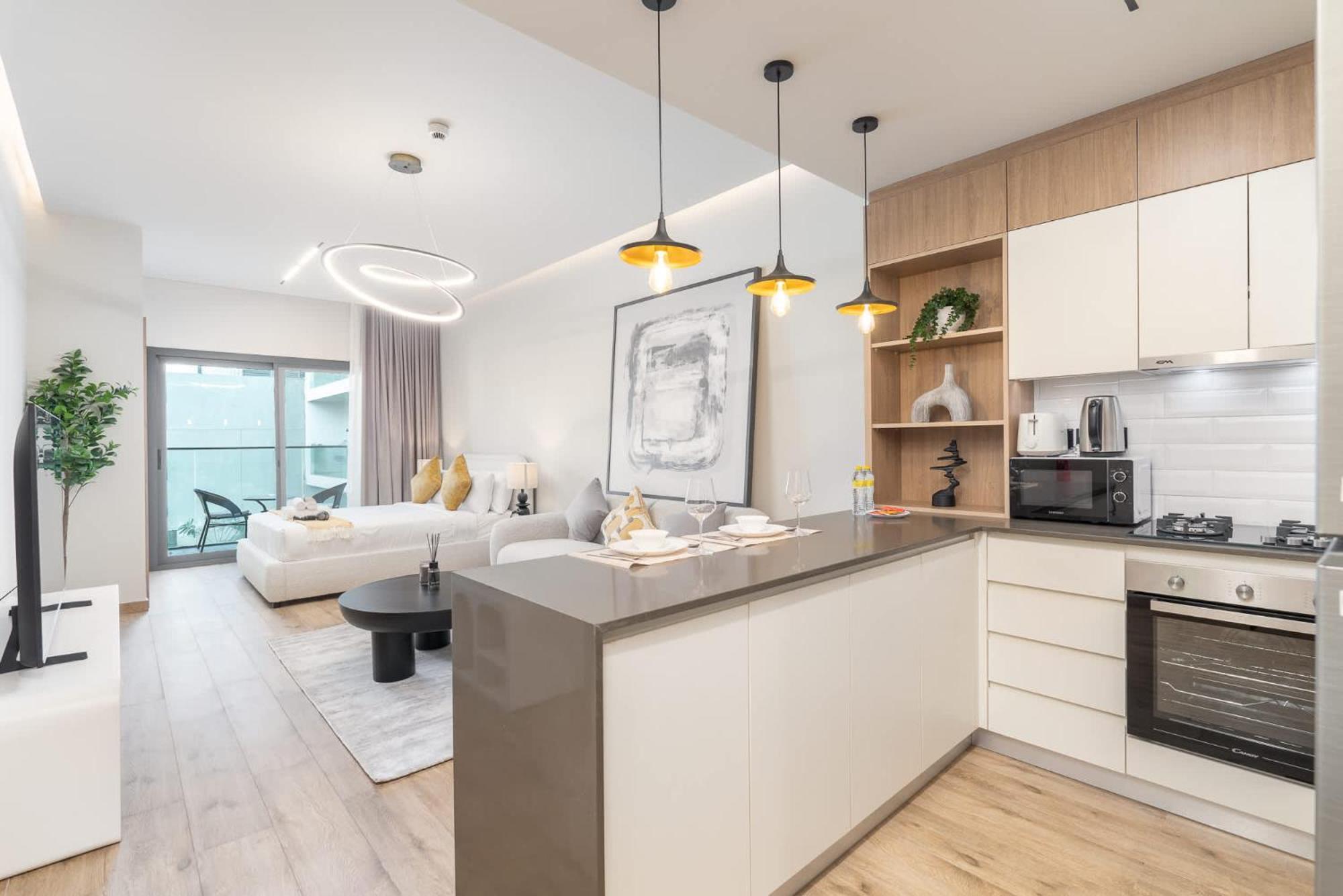 Bright & Airy Perfect For 2 In Jvc Apartment