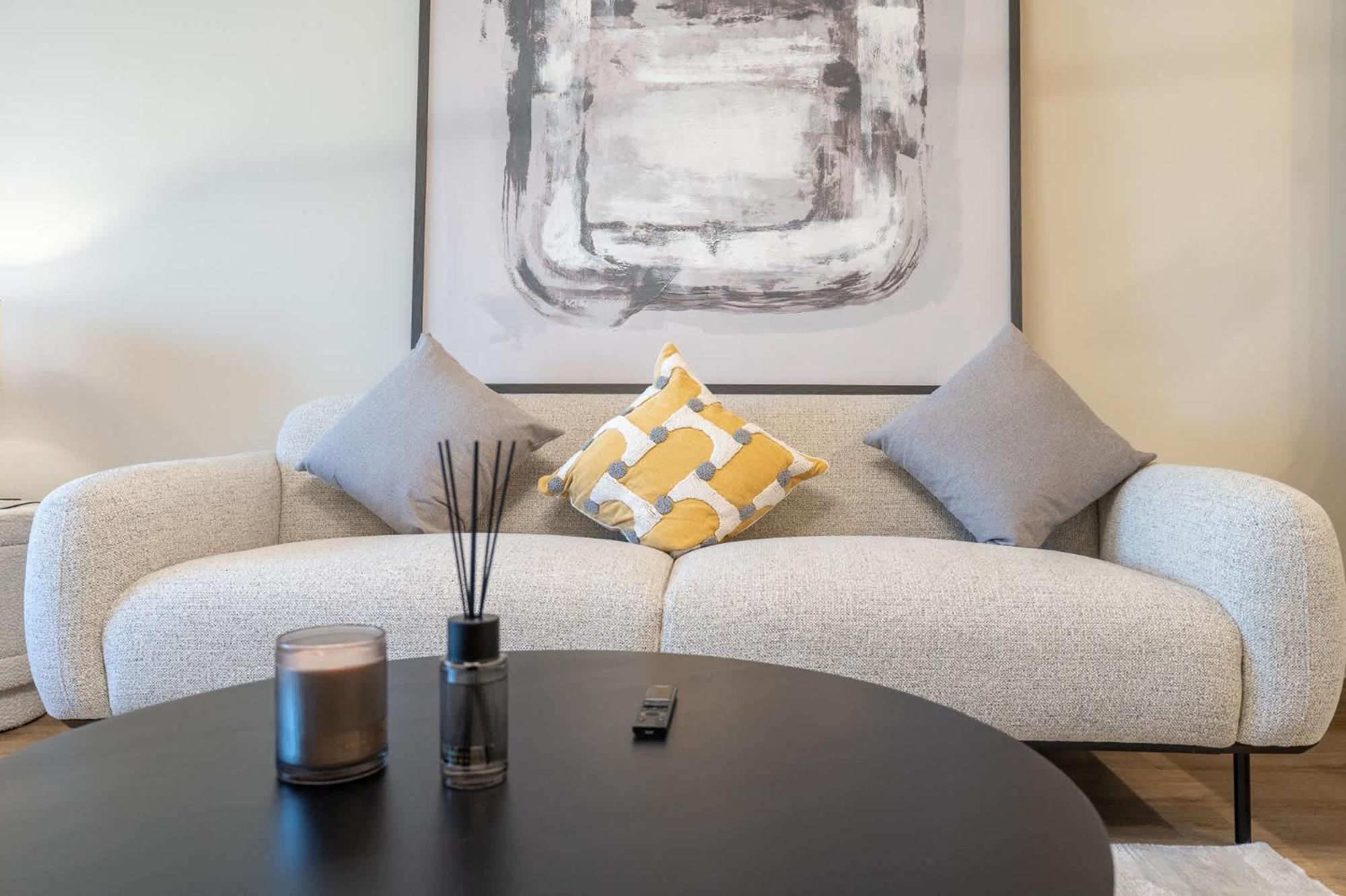 Bright & Airy Perfect For 2 In Jvc *