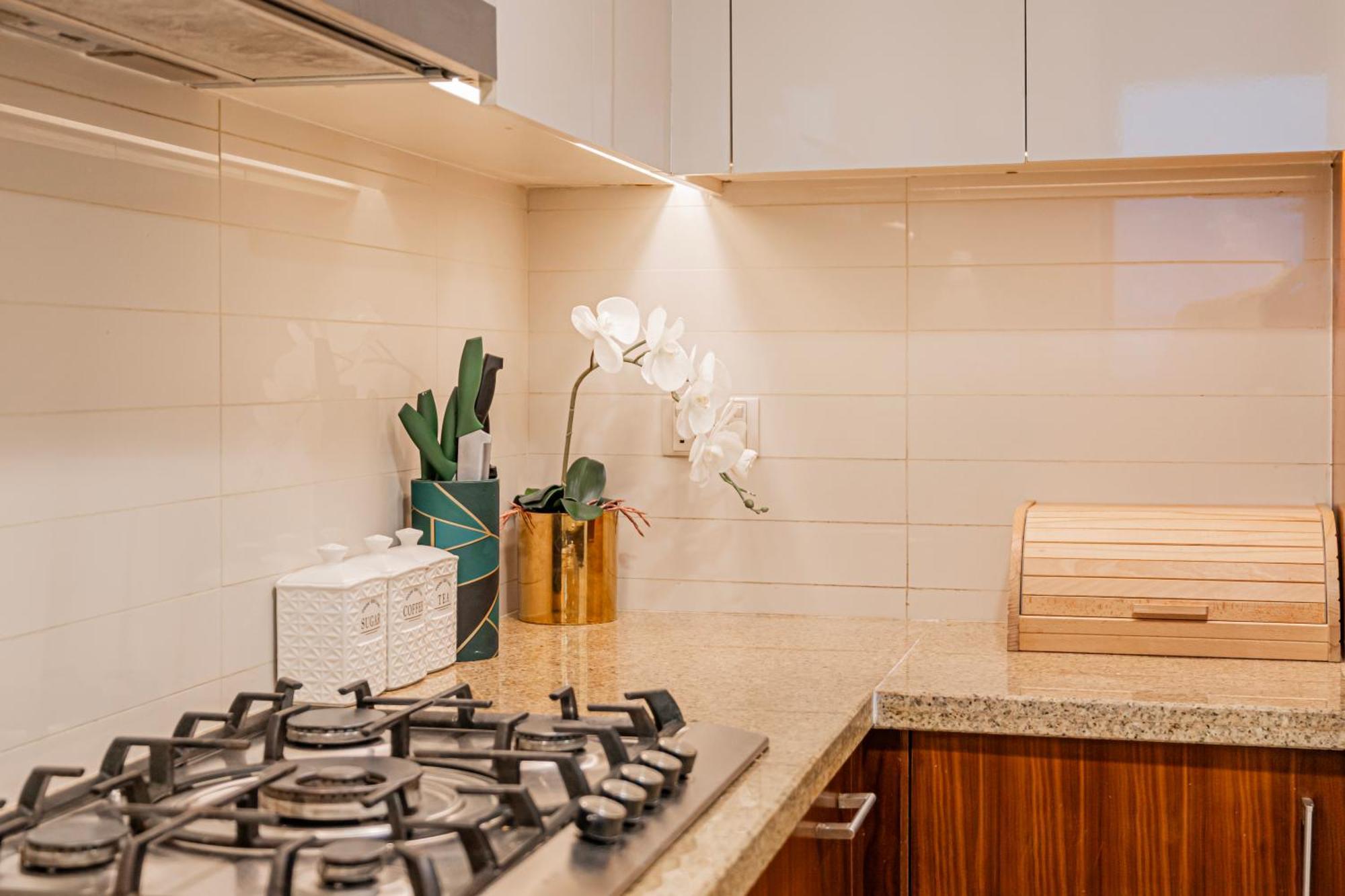 Luxury 2 Bedroom With Sky Line And Direct Mall Access At Burj Vista Dubai