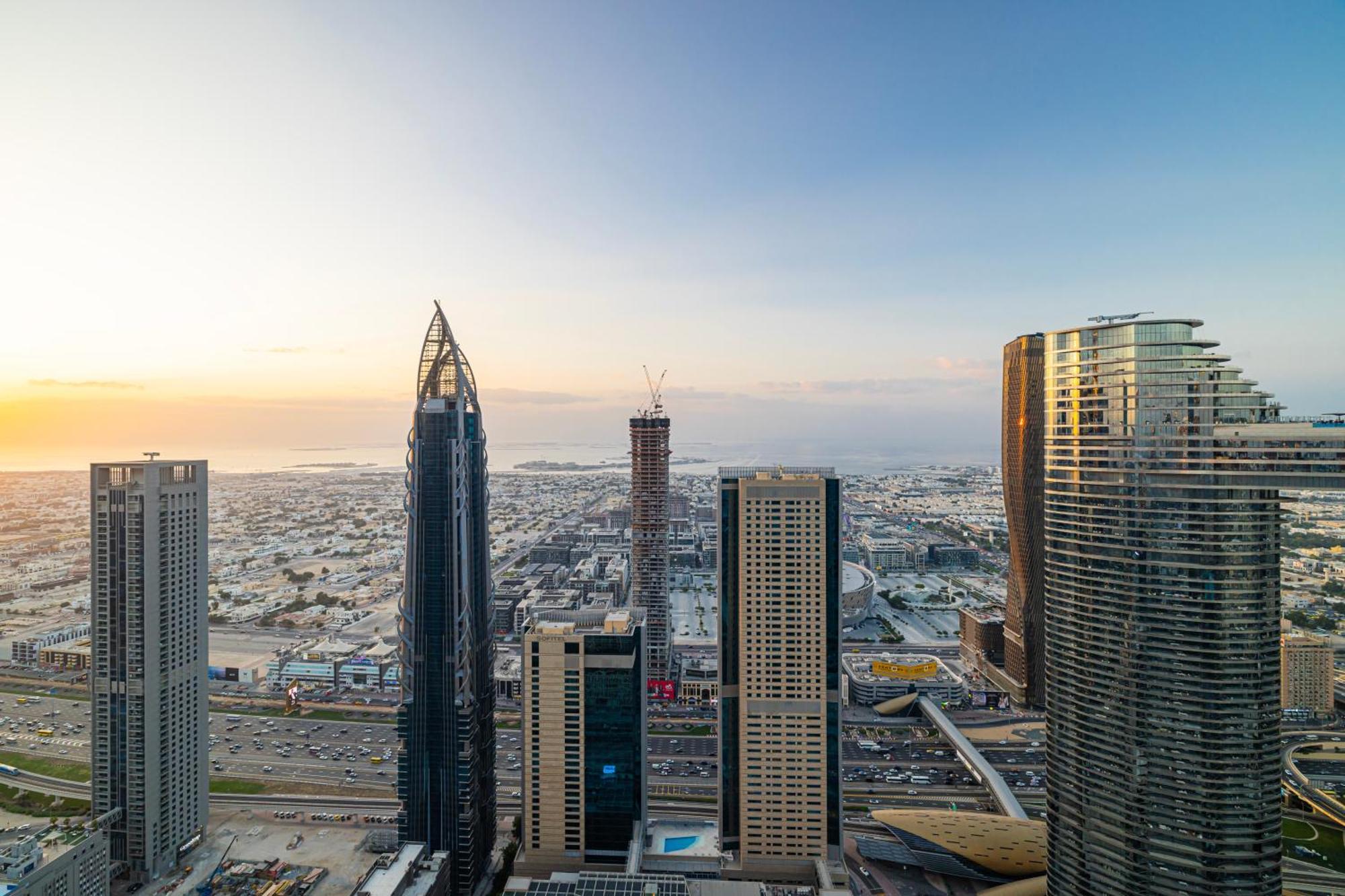 Luxury 2 Bedroom With Sky Line And Direct Mall Access At Burj Vista