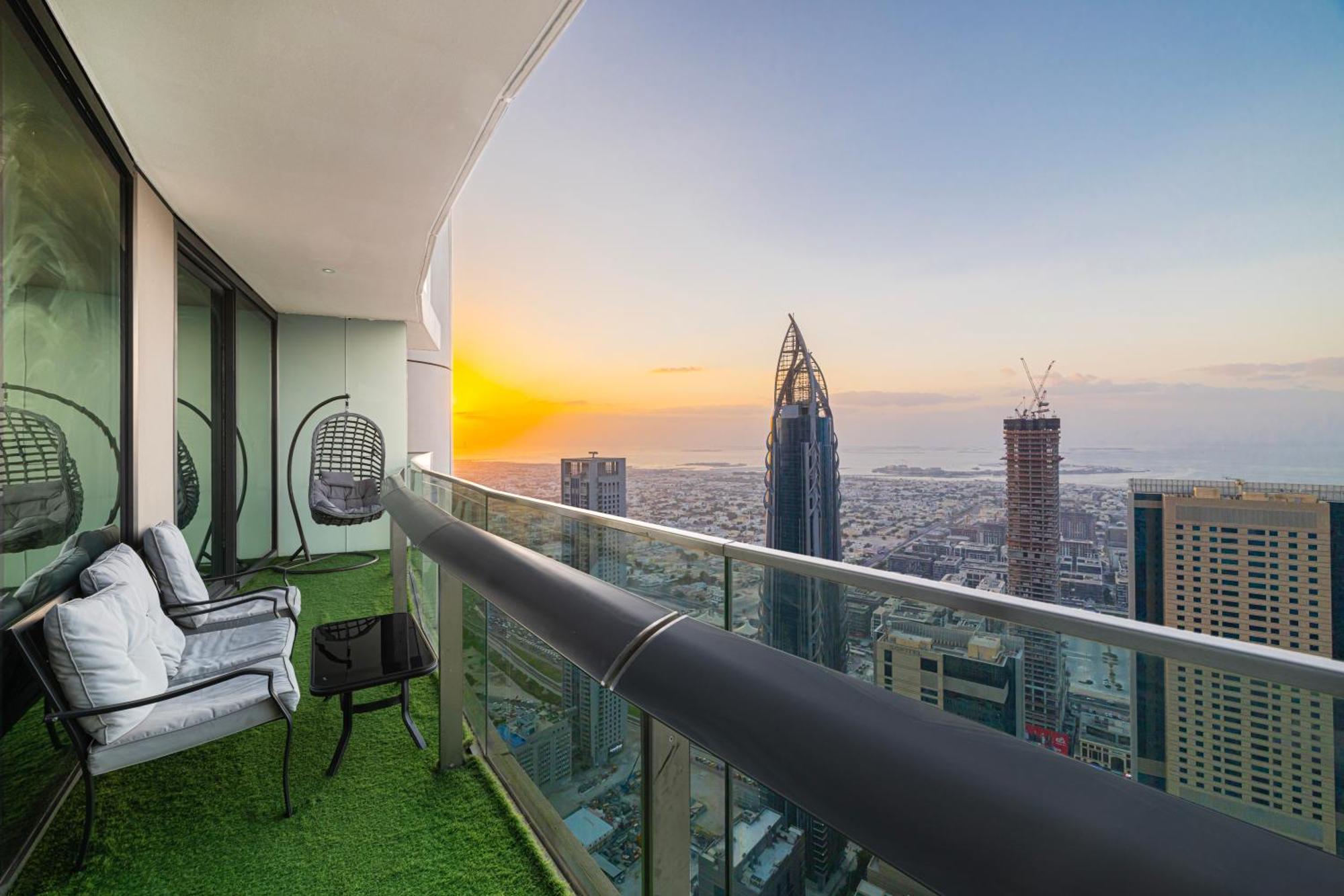 Apartment Luxury 2 Bedroom With Sky Line And Direct Mall Access At Burj Vista Dubai
