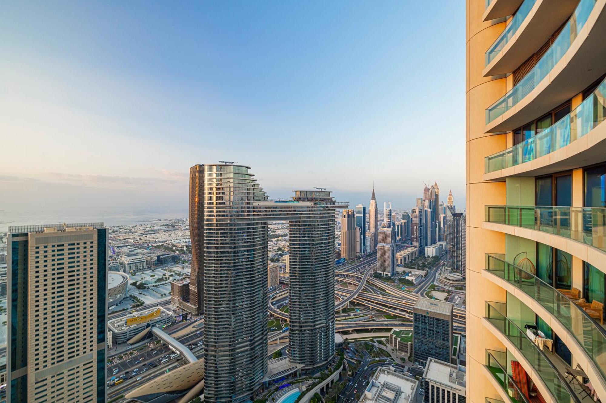 Luxury 2 Bedroom With Sky Line And Direct Mall Access At Burj Vista Apartment Dubai
