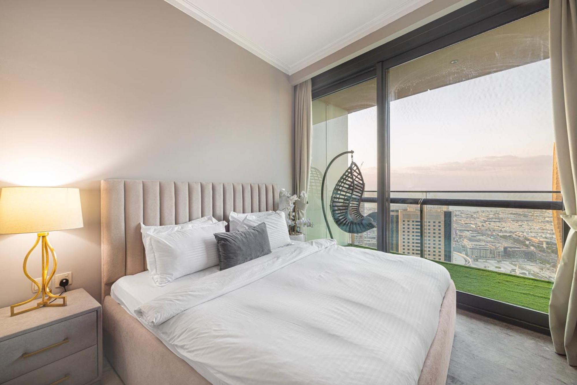 Apartment Luxury 2 Bedroom With Sky Line And Direct Mall Access At Burj Vista Dubai