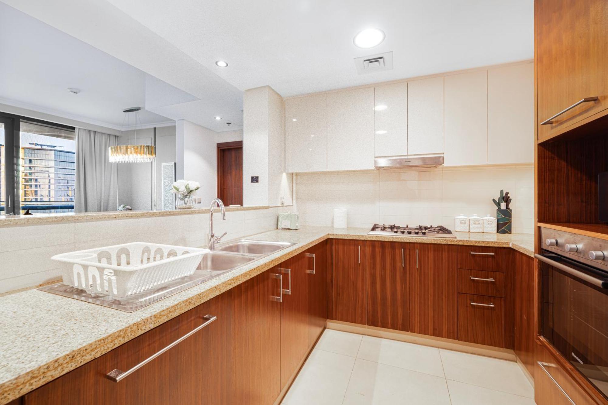 Luxury 2 Bedroom With Sky Line And Direct Mall Access At Burj Vista Apartment *