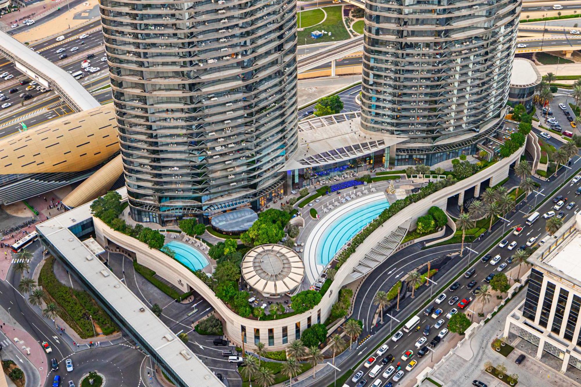 Luxury 2 Bedroom With Sky Line And Direct Mall Access At Burj Vista Dubai