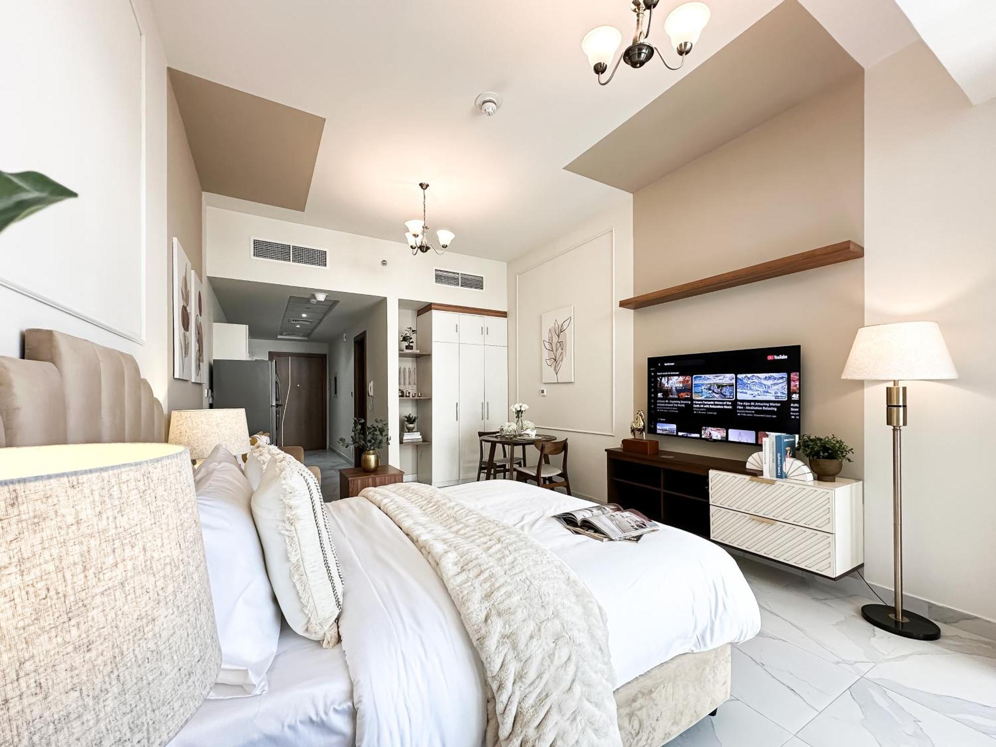 Trophy-amazing Canal Views Lux In Busbay Apartment Dubai