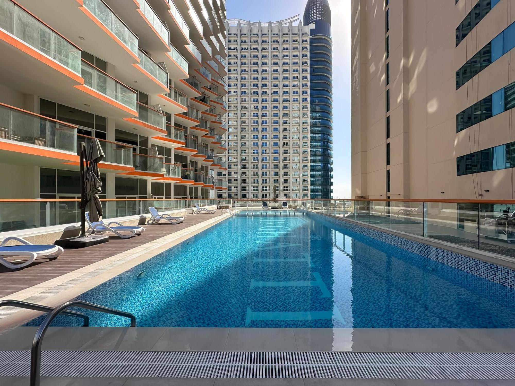 Trophy-amazing Canal Views Lux In Busbay *