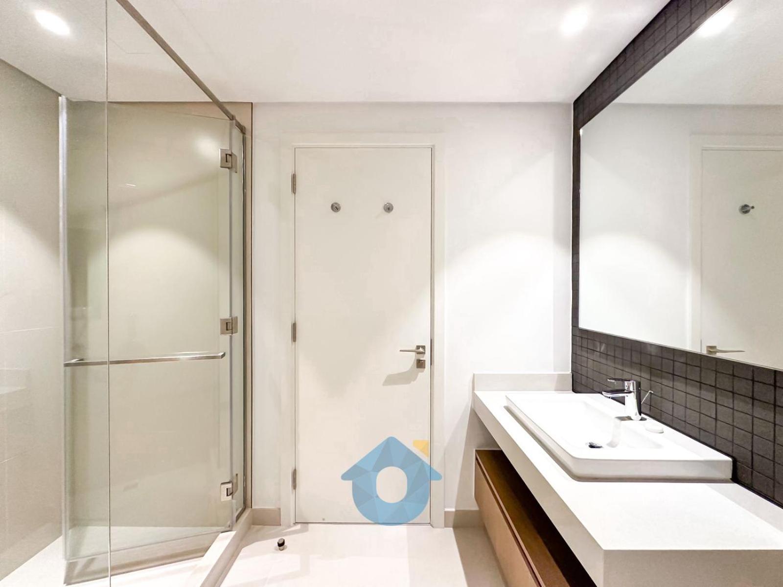 Like - 3810 Elegant 2-bhk With Panoramic Creek Views Apartment *