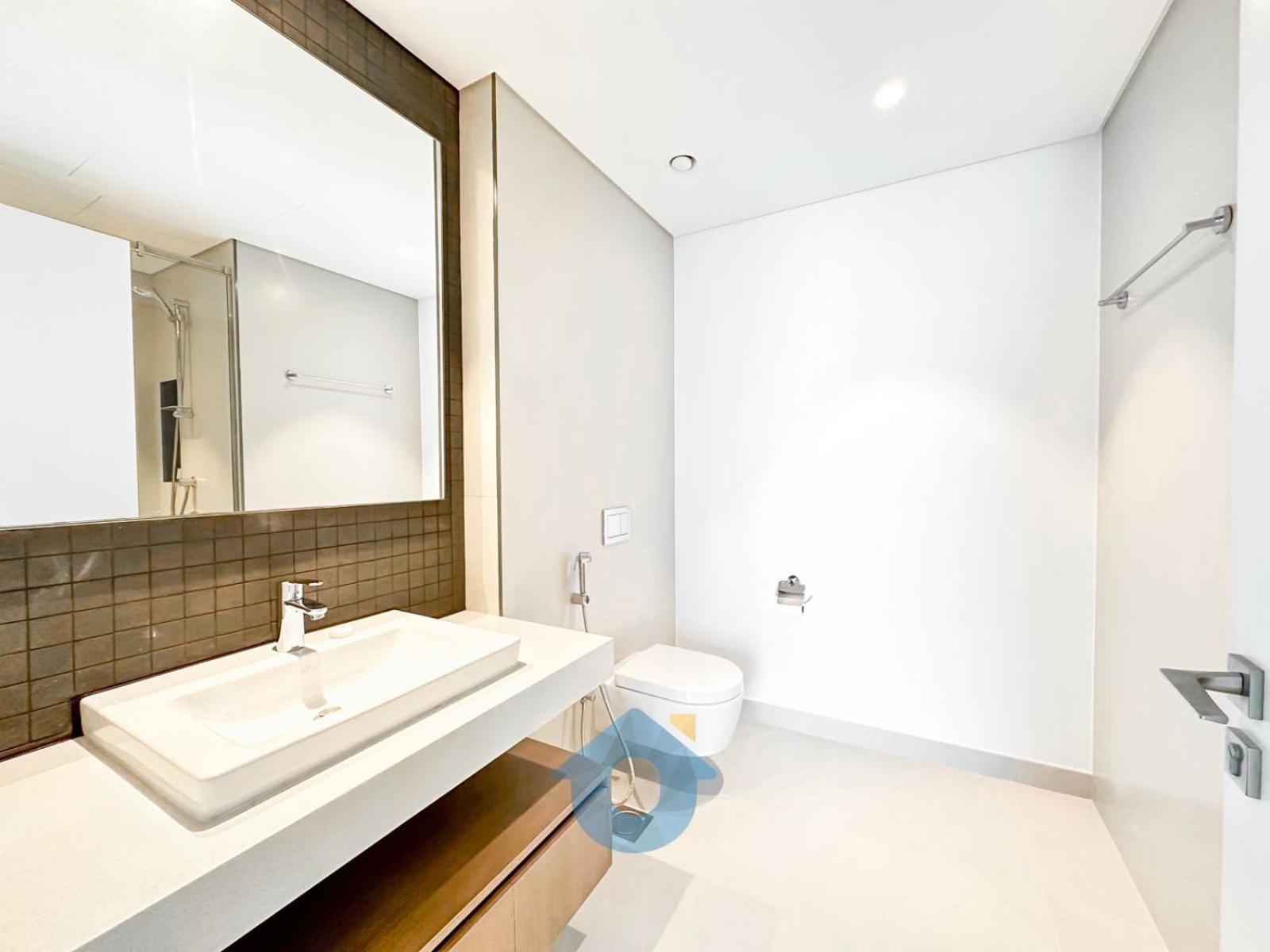 Like - 3810 Elegant 2-bhk With Panoramic Creek Views