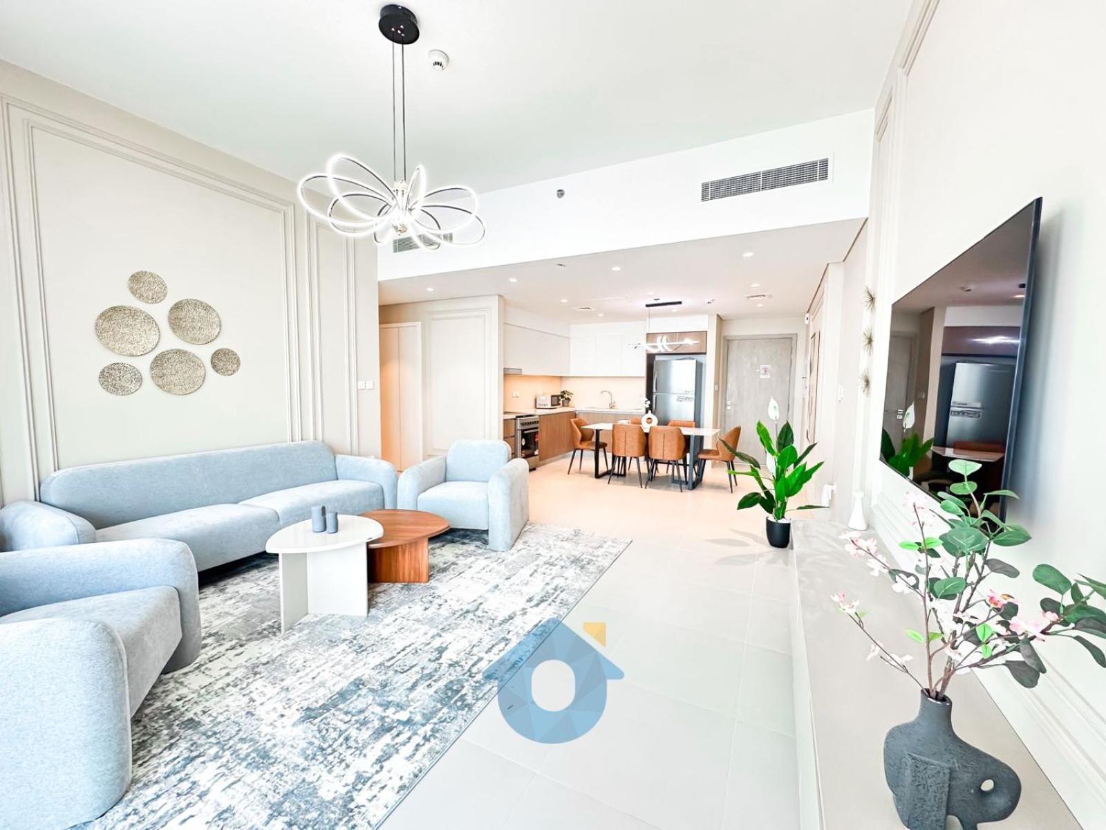 Apartment Like - 3810 Elegant 2-bhk With Panoramic Creek Views *
