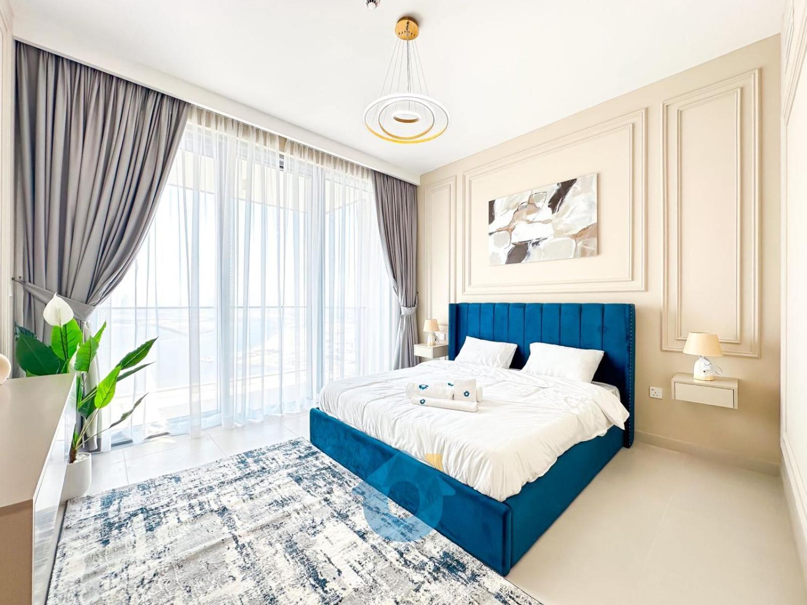 Like - 3810 Elegant 2-bhk With Panoramic Creek Views Apartment