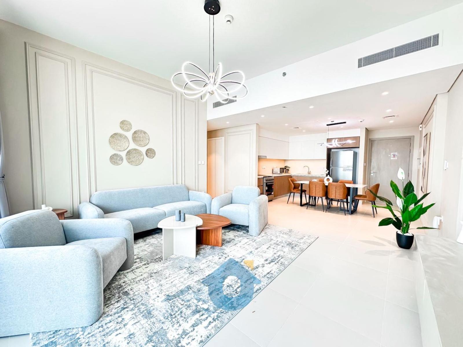 Like - 3810 Elegant 2-bhk With Panoramic Creek Views Apartment