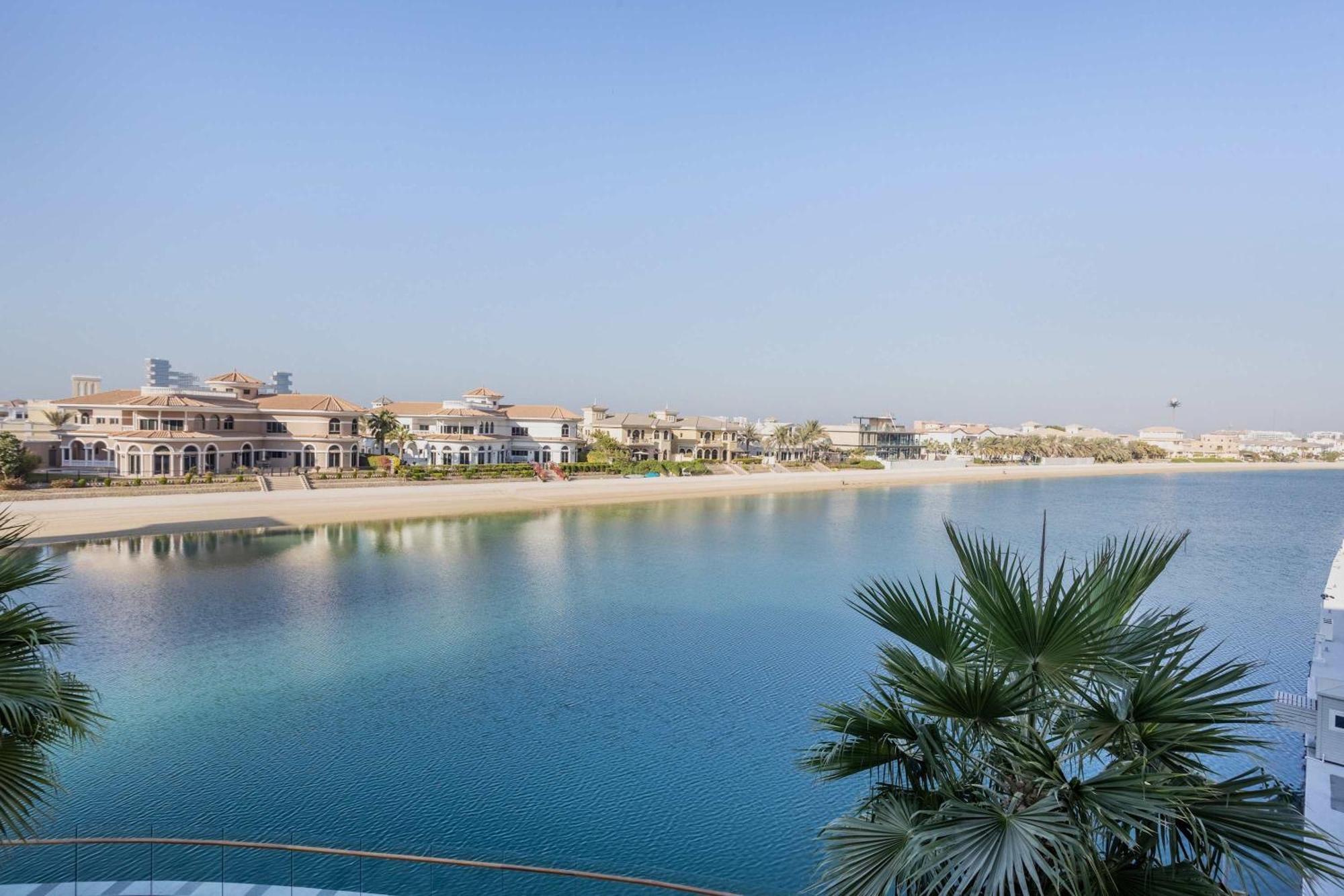 Frank Porter - Palm Views East * Dubai