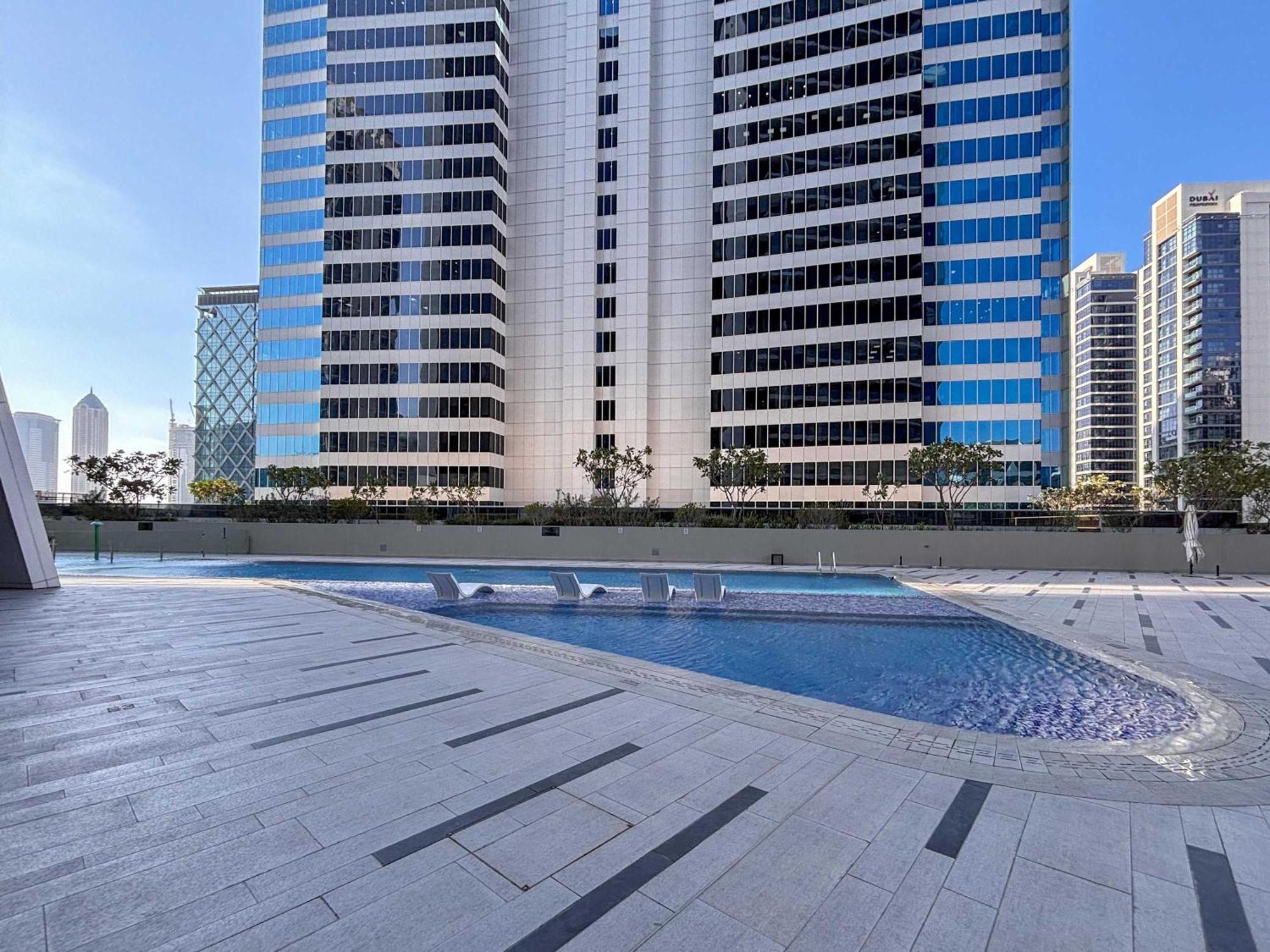 Frank Porter - Marquise Tower Dubai